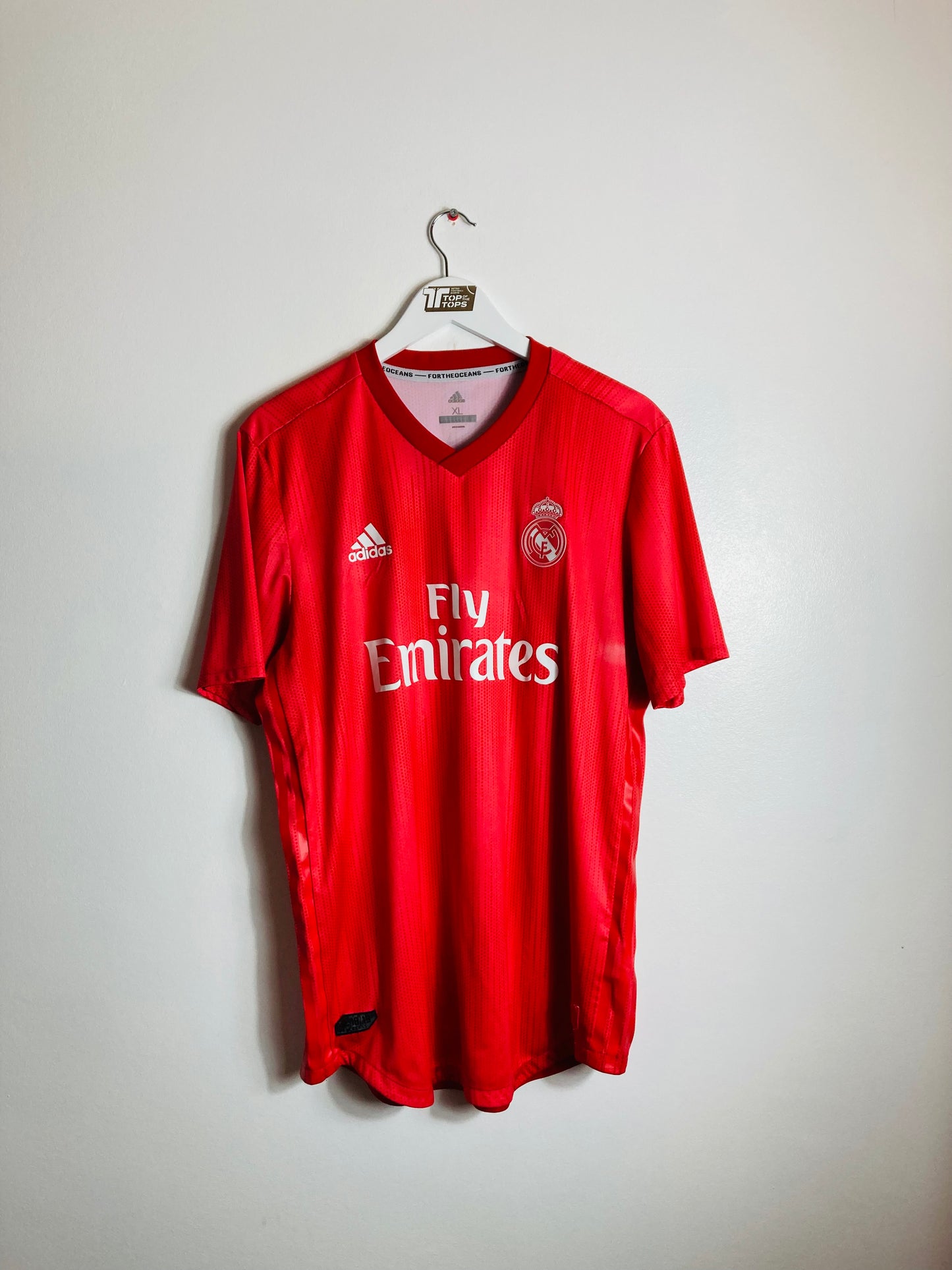 Real Madrid third football shirt
2018/19 Modric XL