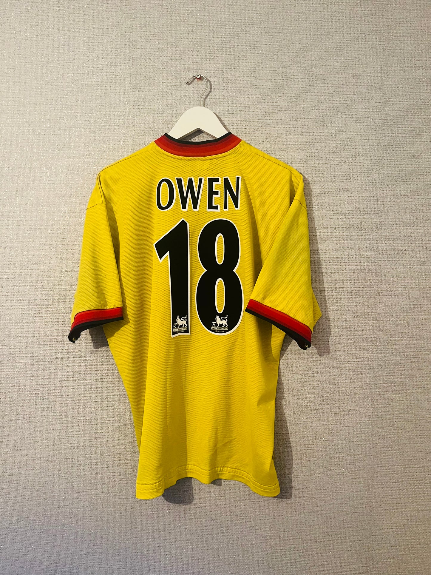 Liverpool away football shirt 1997/99 Owen Large