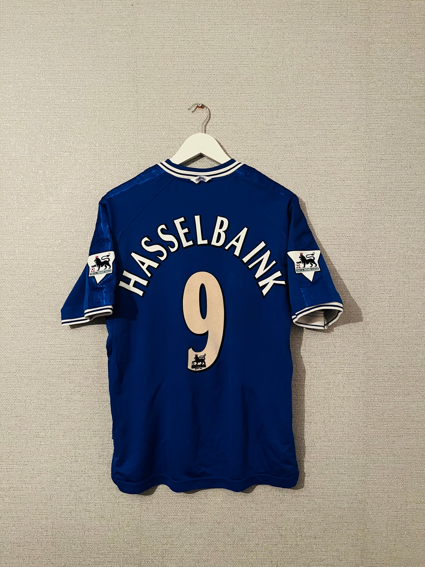 Chelsea home football shirt 1999/2001 Hasselbaink Medium