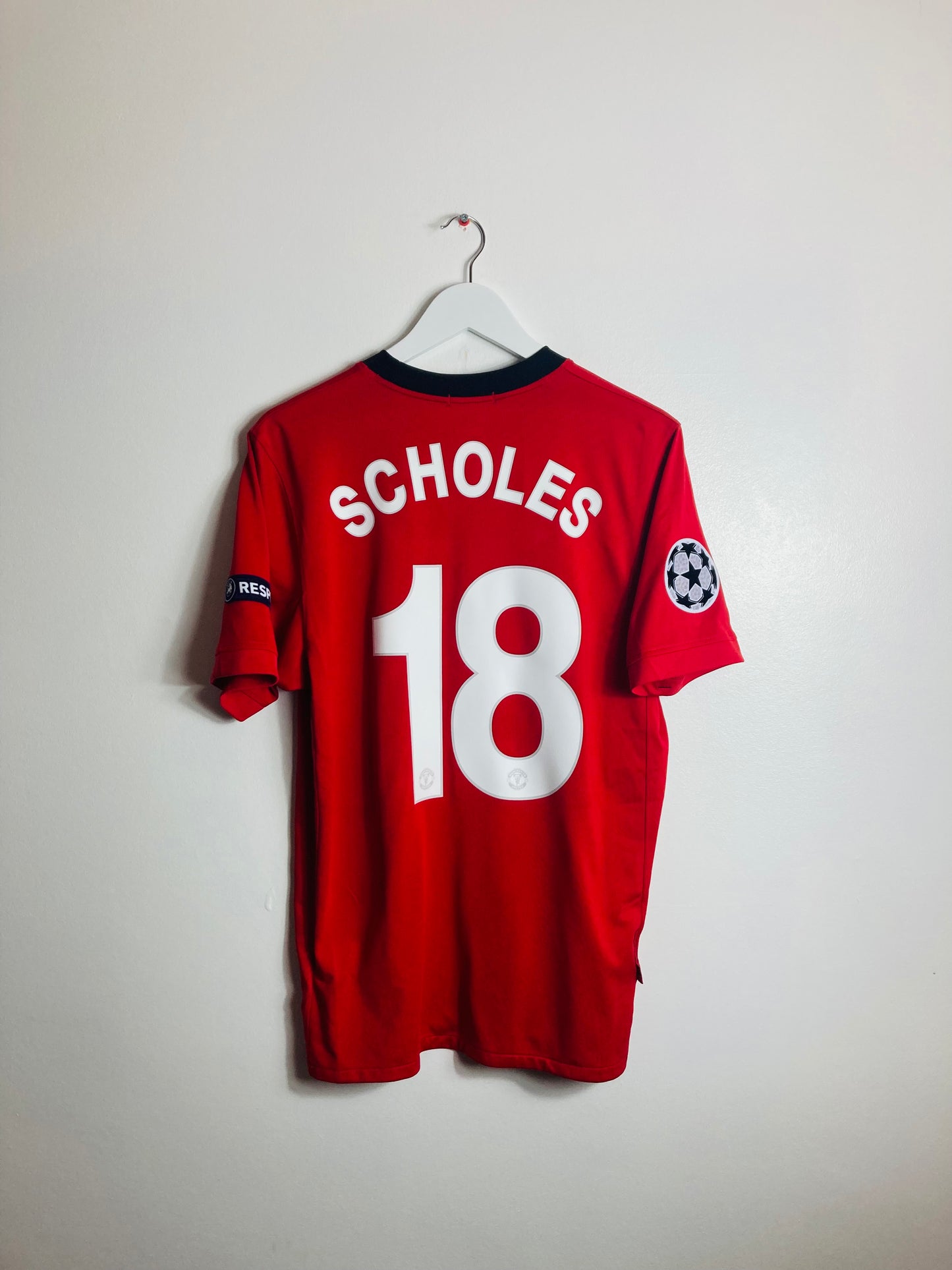 Manchester United home football shirt
2009/10 Scholes Medium