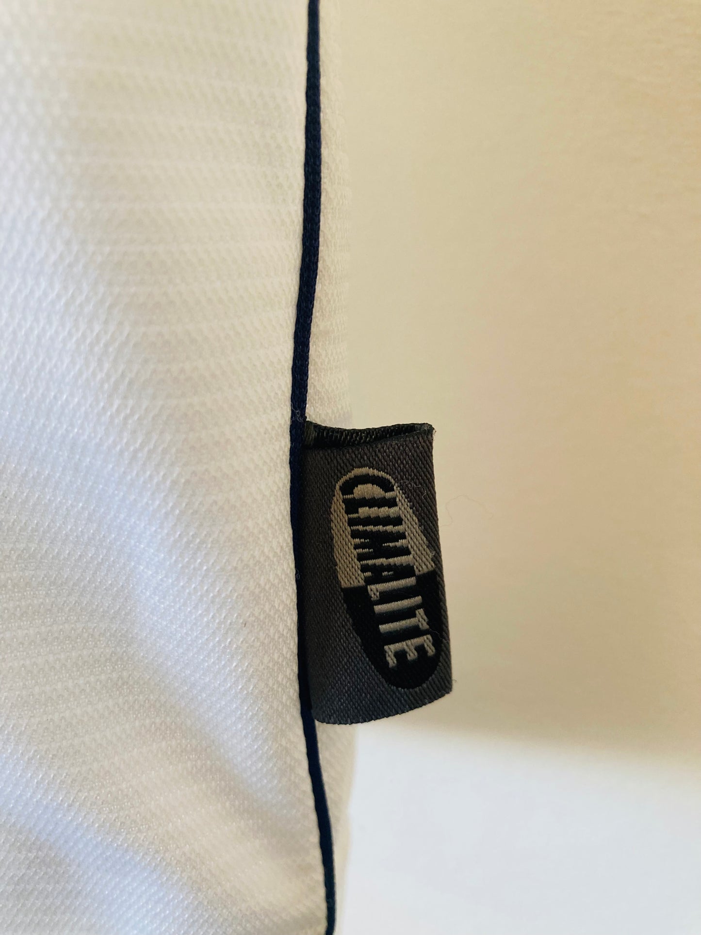 Tottenham Hotspur home football shirt
1999/2001 Ginola Large