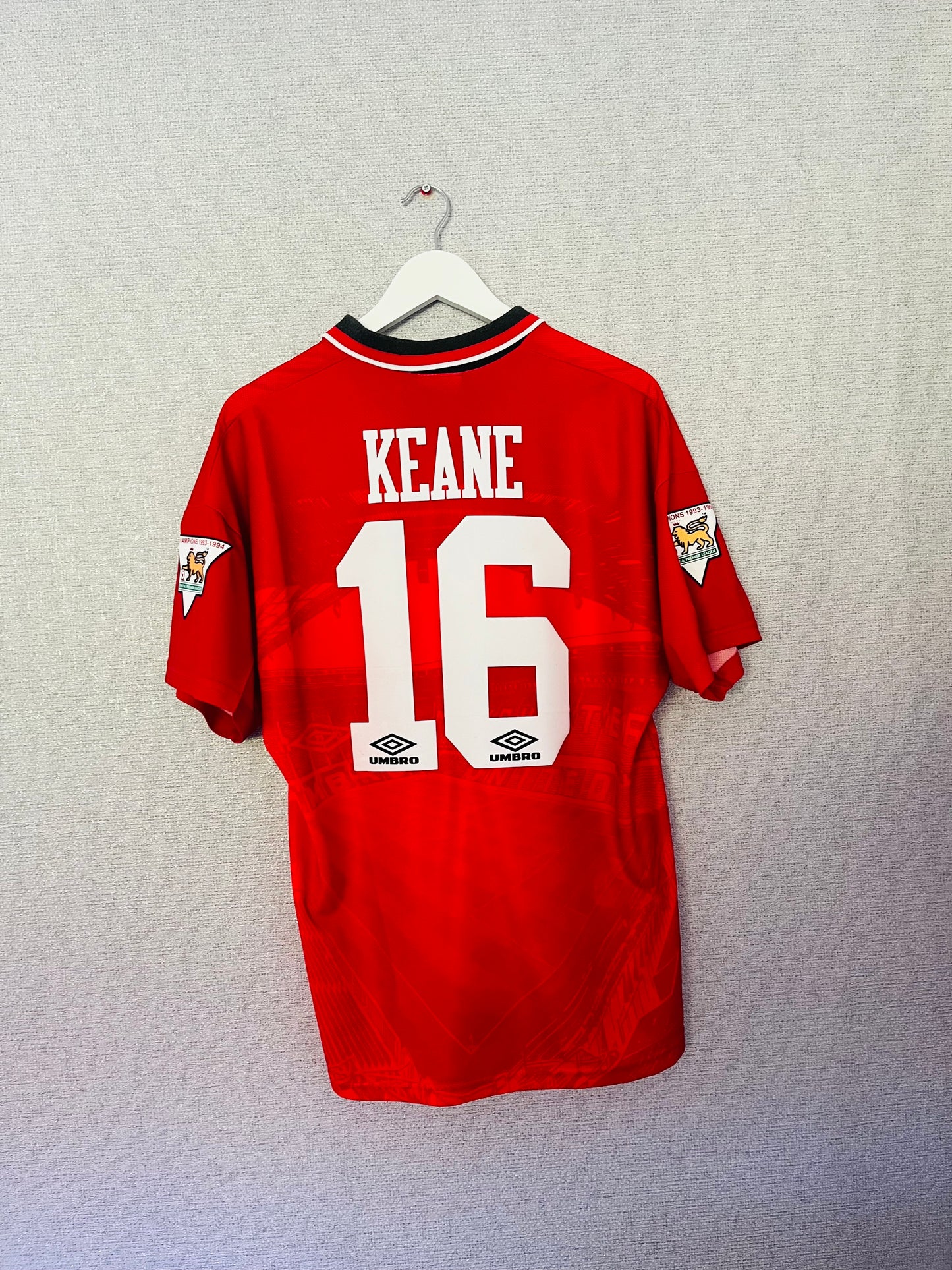 Manchester United home football shirt 1994/95 Keane Medium