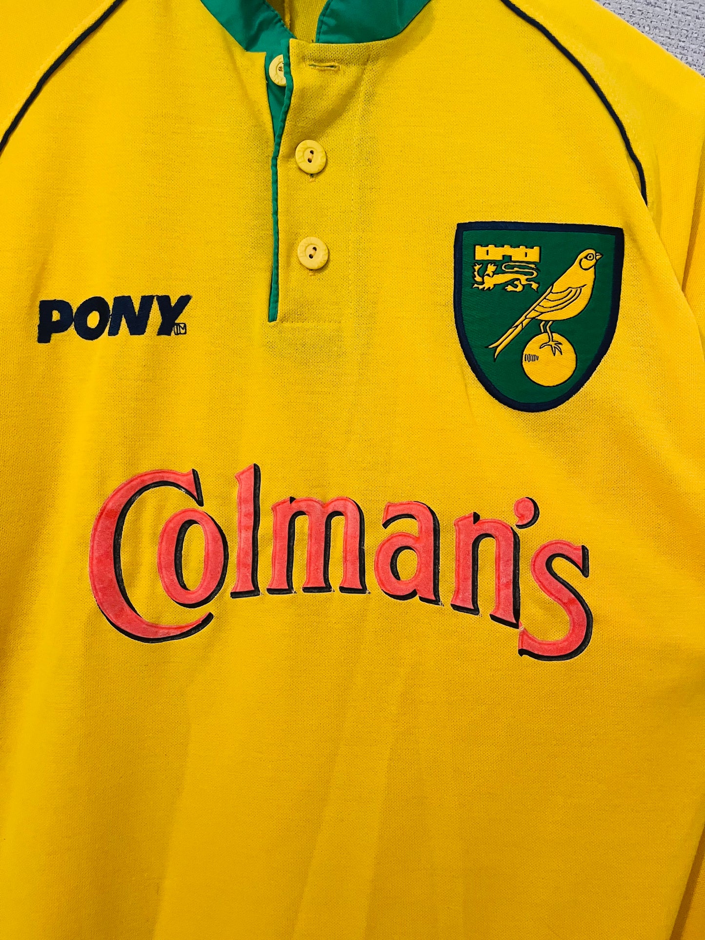 Norwich City home football shirt
1997/99 Large