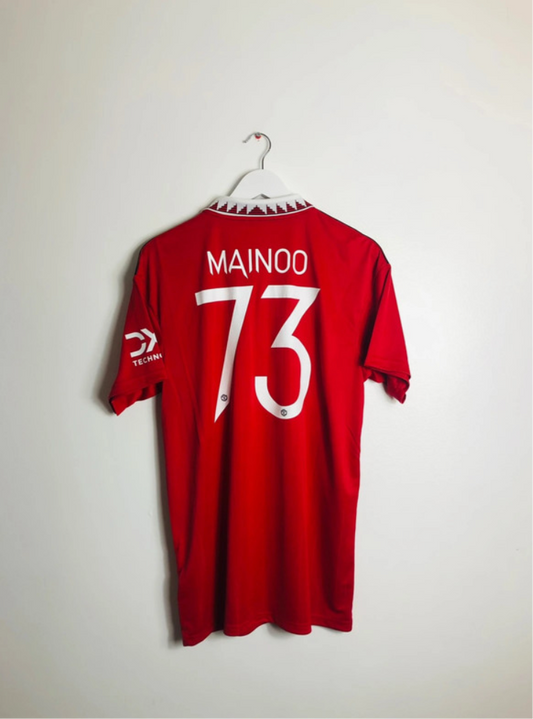 Manchester United home football shirt
Mainoo large 2022/23