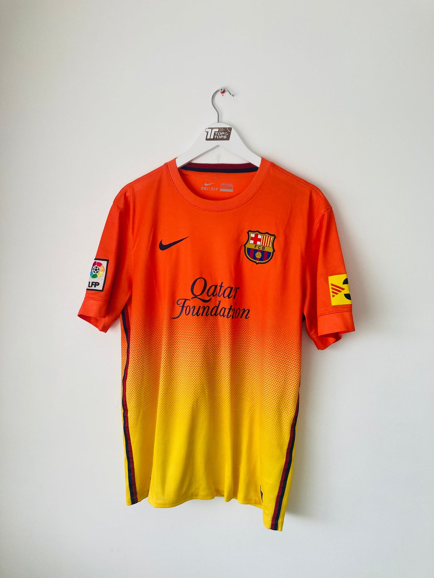 Barcelona away football shirt
2012/13 Neymar Jr Large