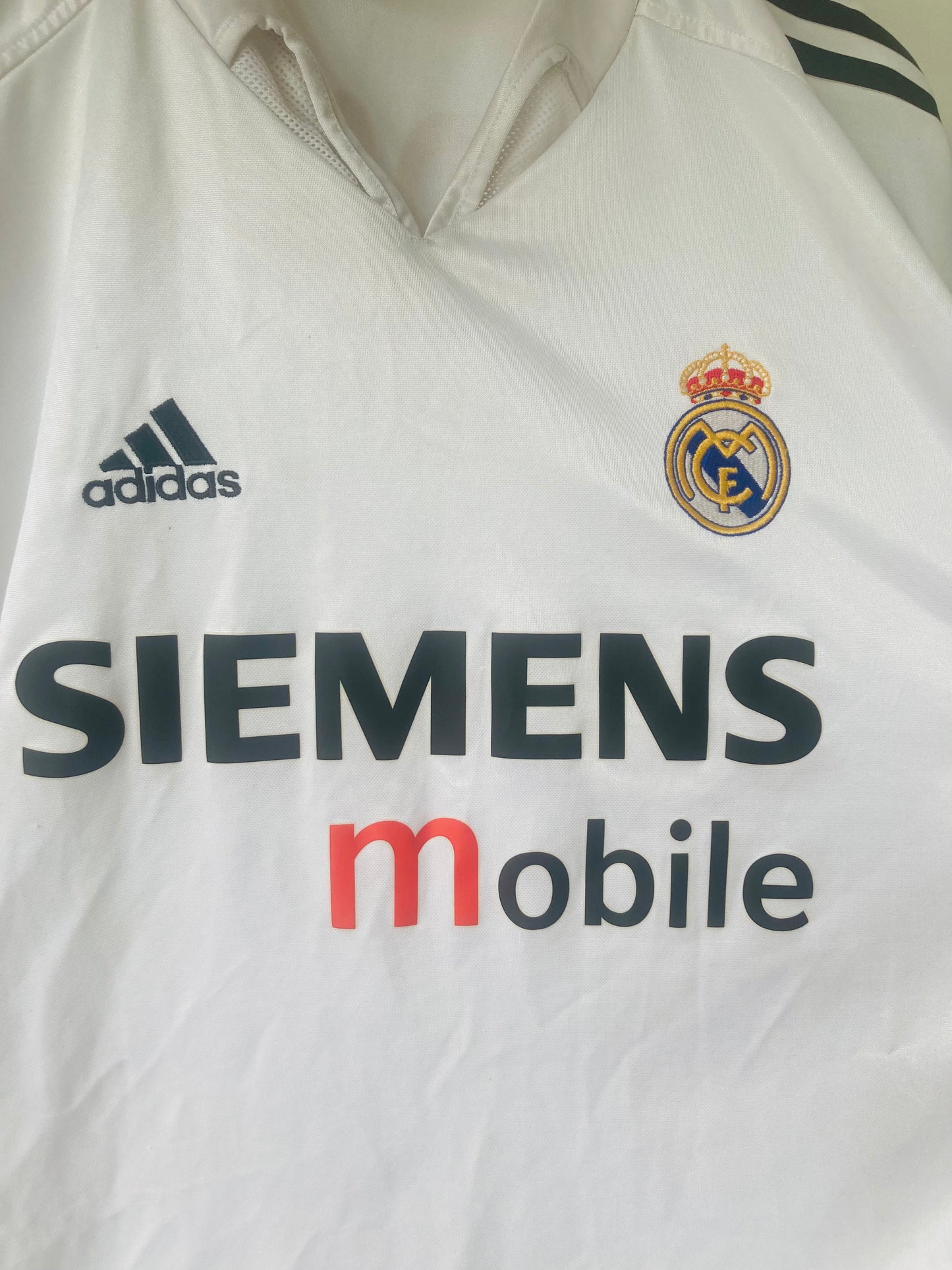 Real Madrid home football shirt
2004/05 Zidane XL