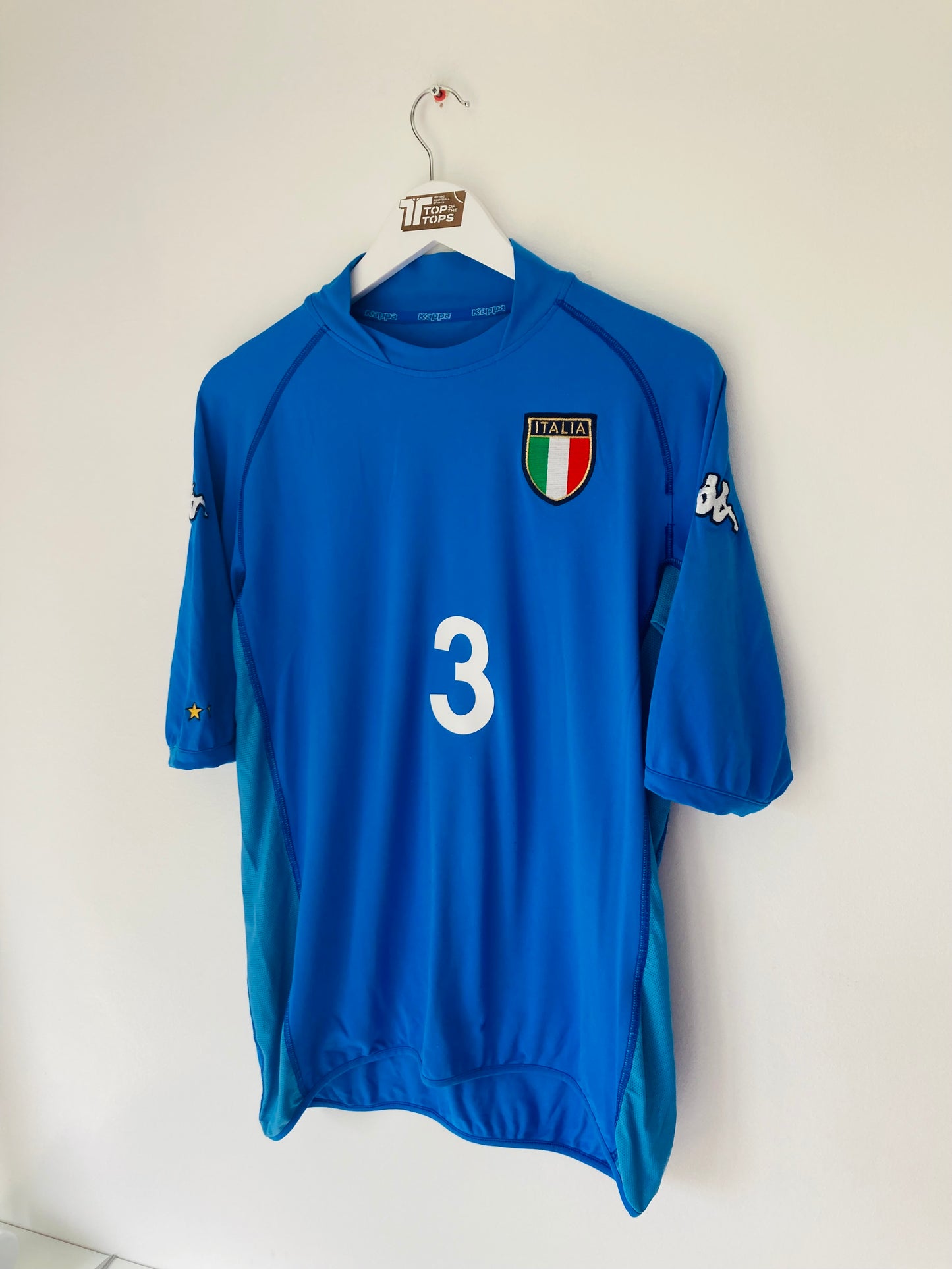 Italy home football shirt
W/C 2002 Maldini XXL (large)