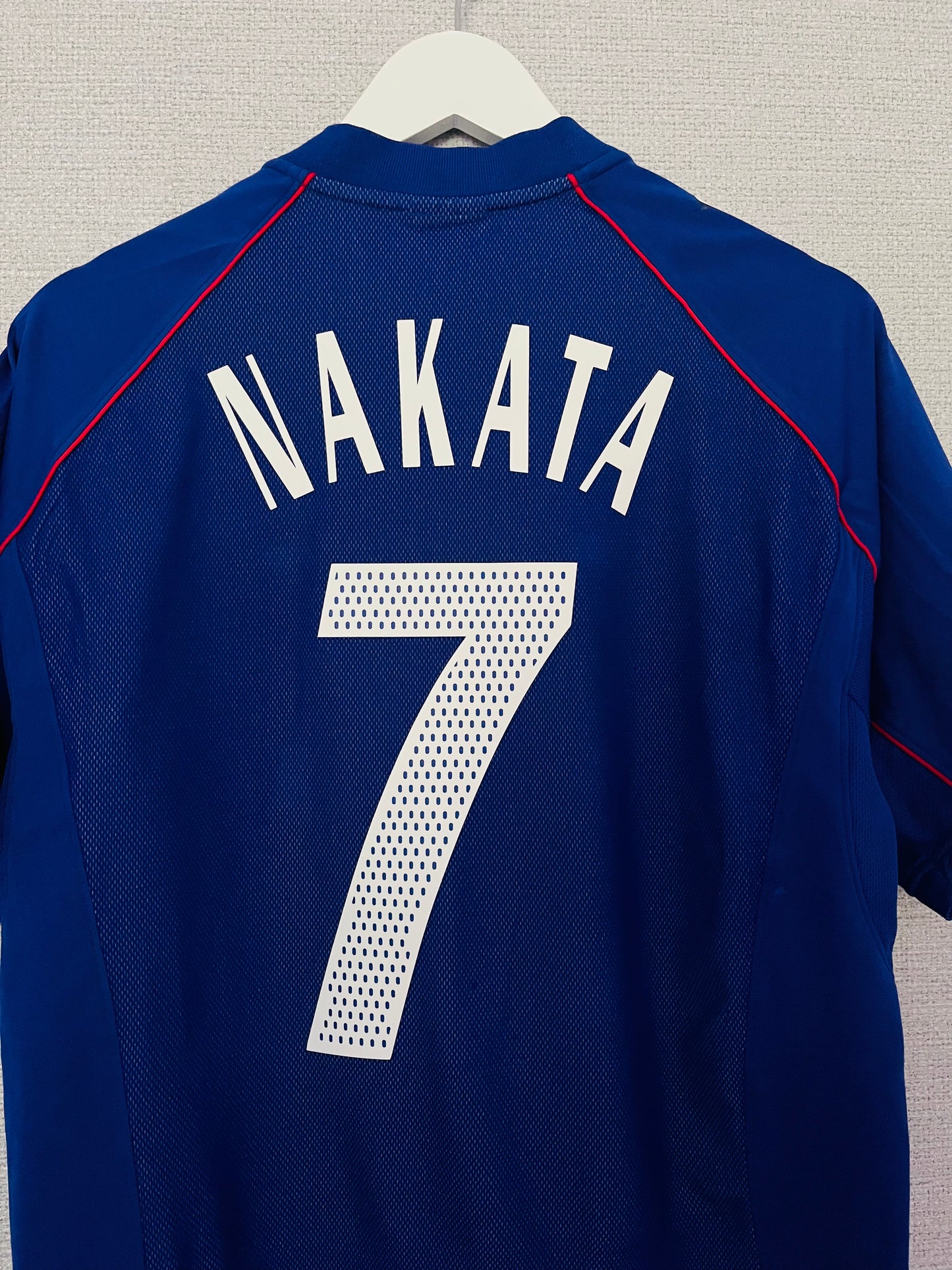 Japan home football shirt
W/C 2002 Nakata Medium