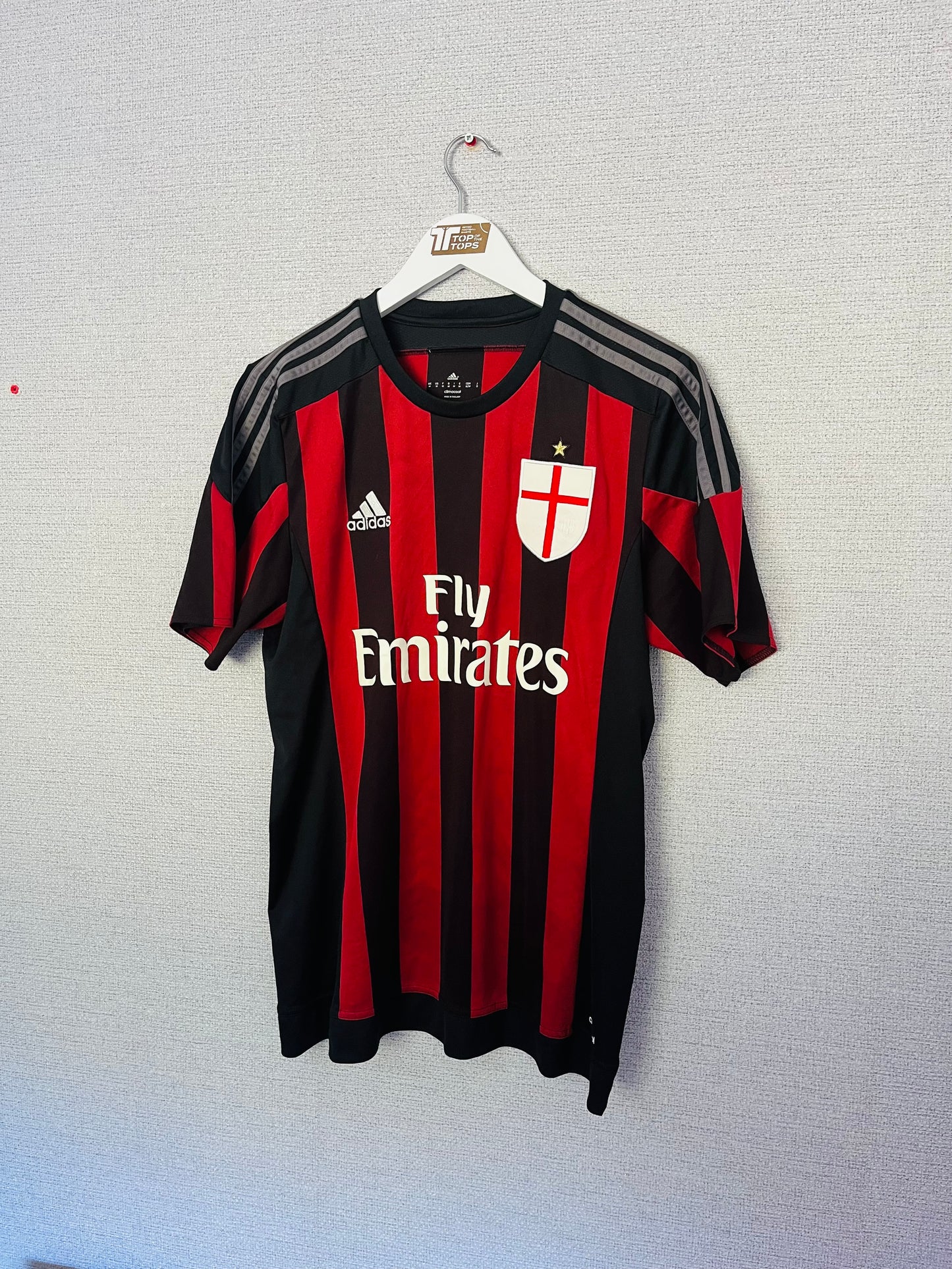 AC Milan home football shirt
2015/16 Honda Medium