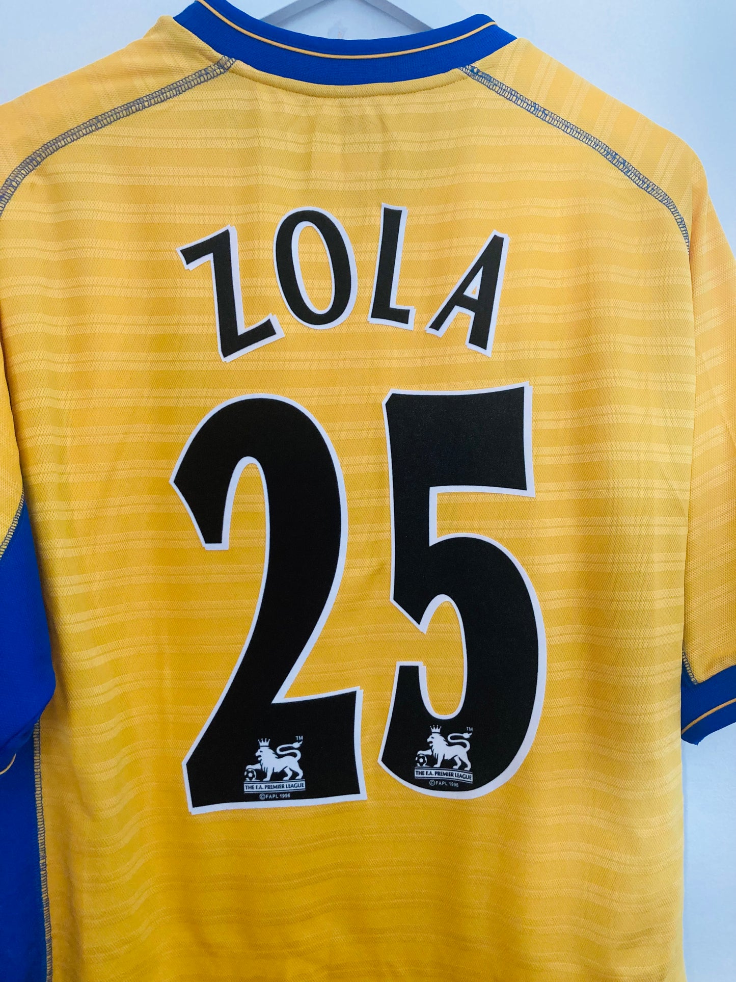 Chelsea away football shirt 2000/02 Zola XL