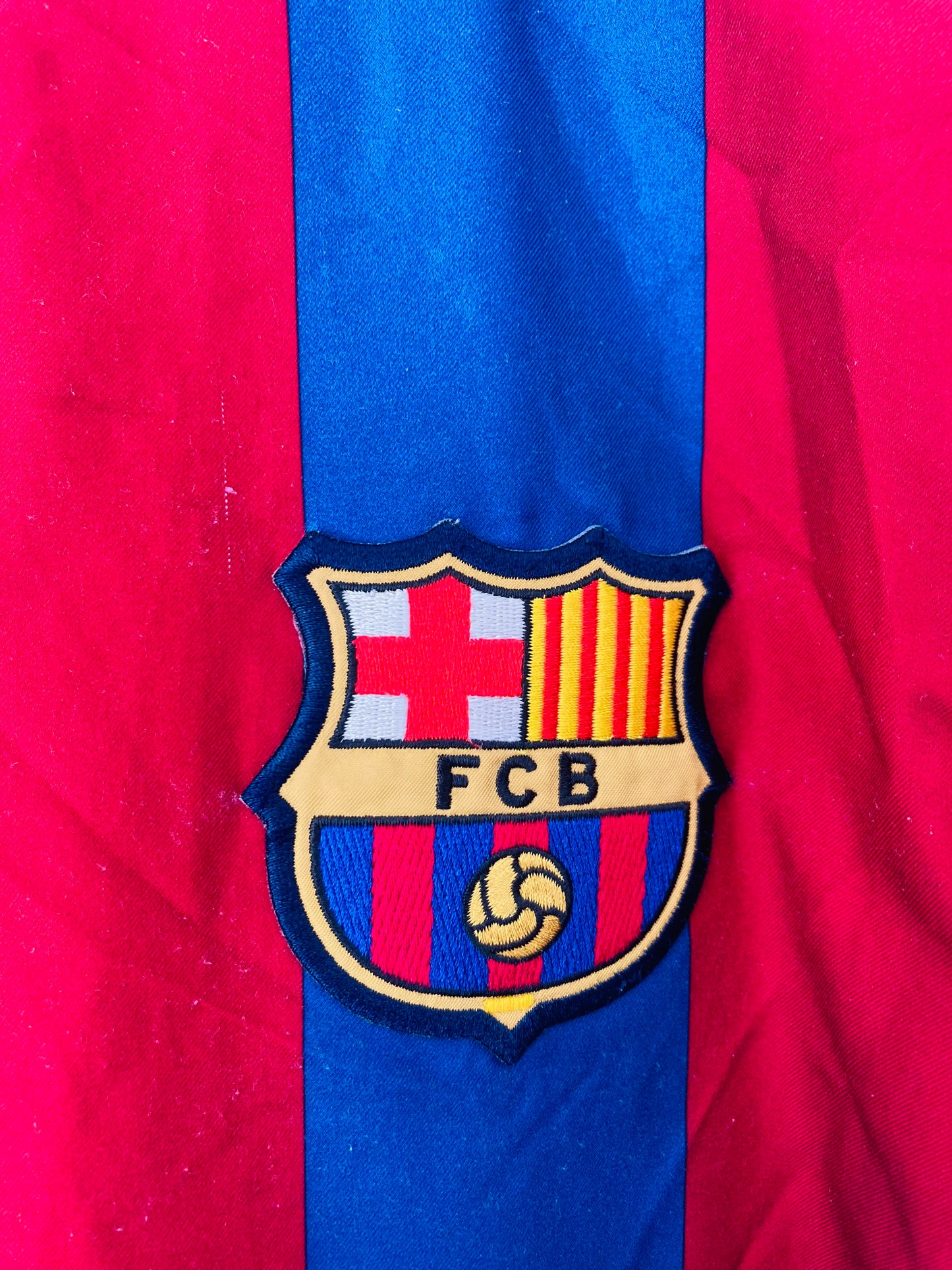 Barcelona home football shirt
2005/06 Ronaldinho Medium