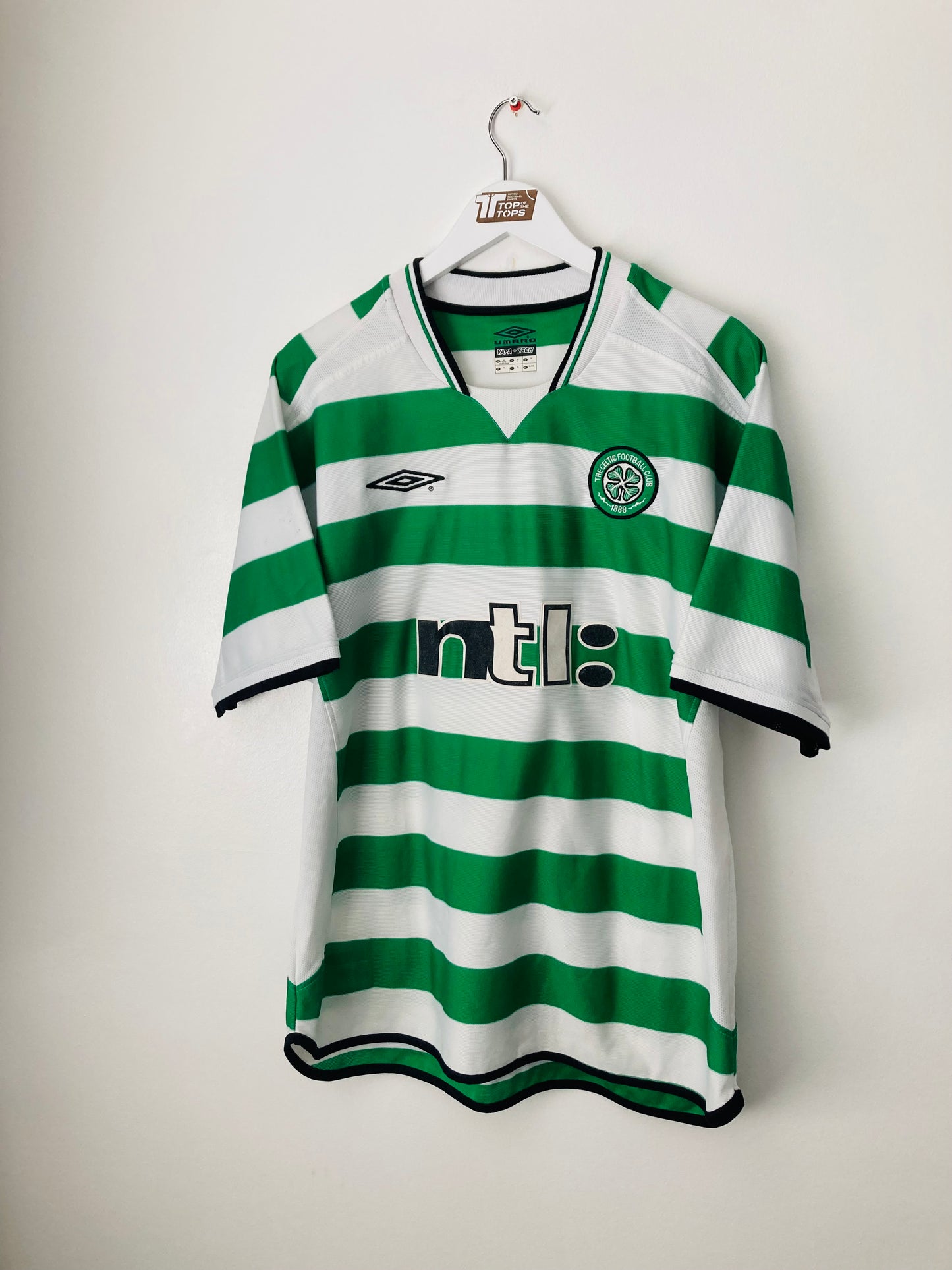 Glasgow Celtic home football shirt
2001/03 Larsson XL