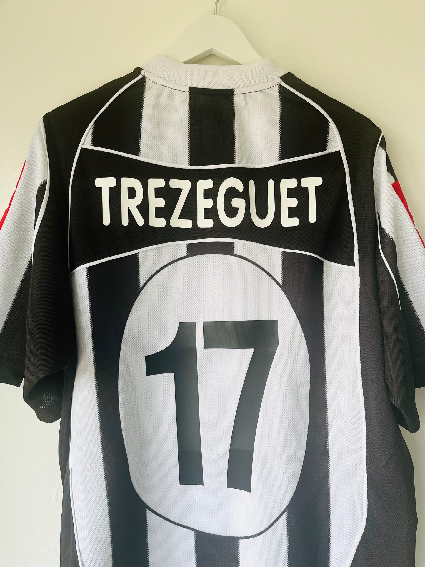 Juventus home football shirt 2002/03 Trezeguet XXL