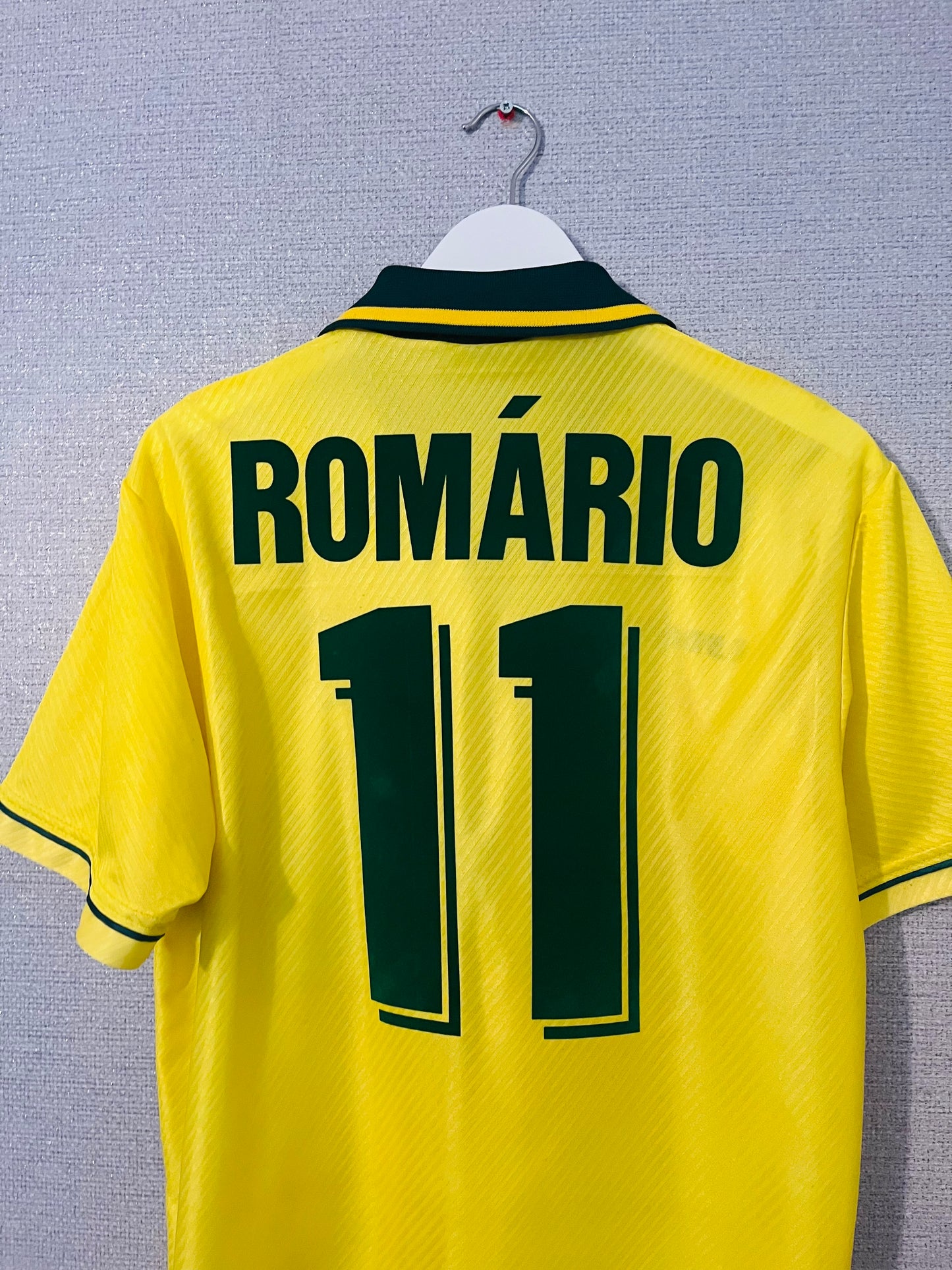 Brazil home football shirt 1994/95 Romario Medium