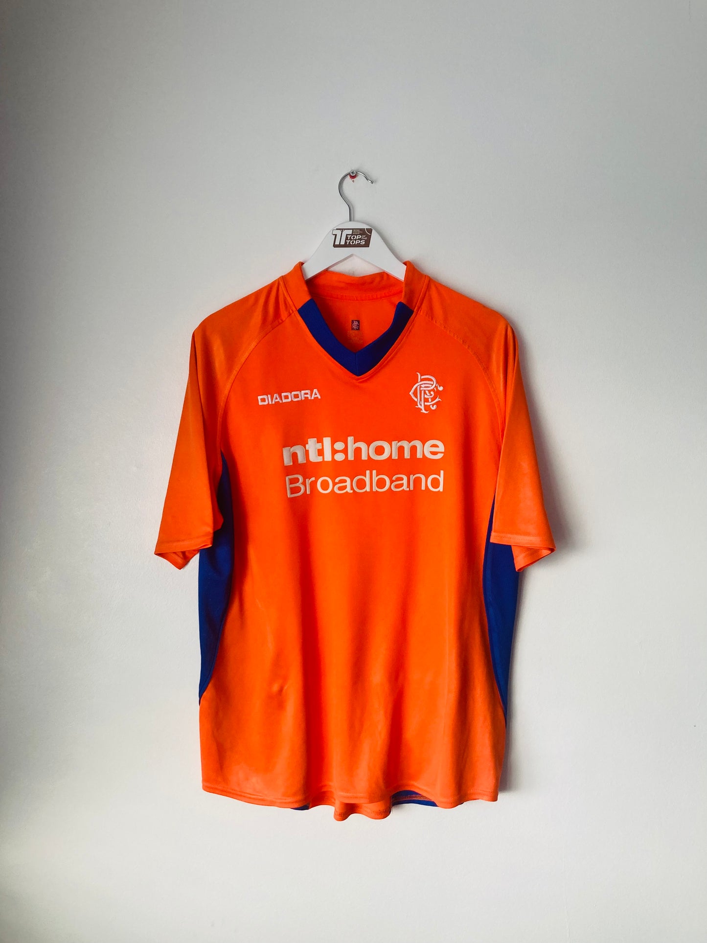 Glasgow Rangers away football shirt
2002/03 Amoruso large