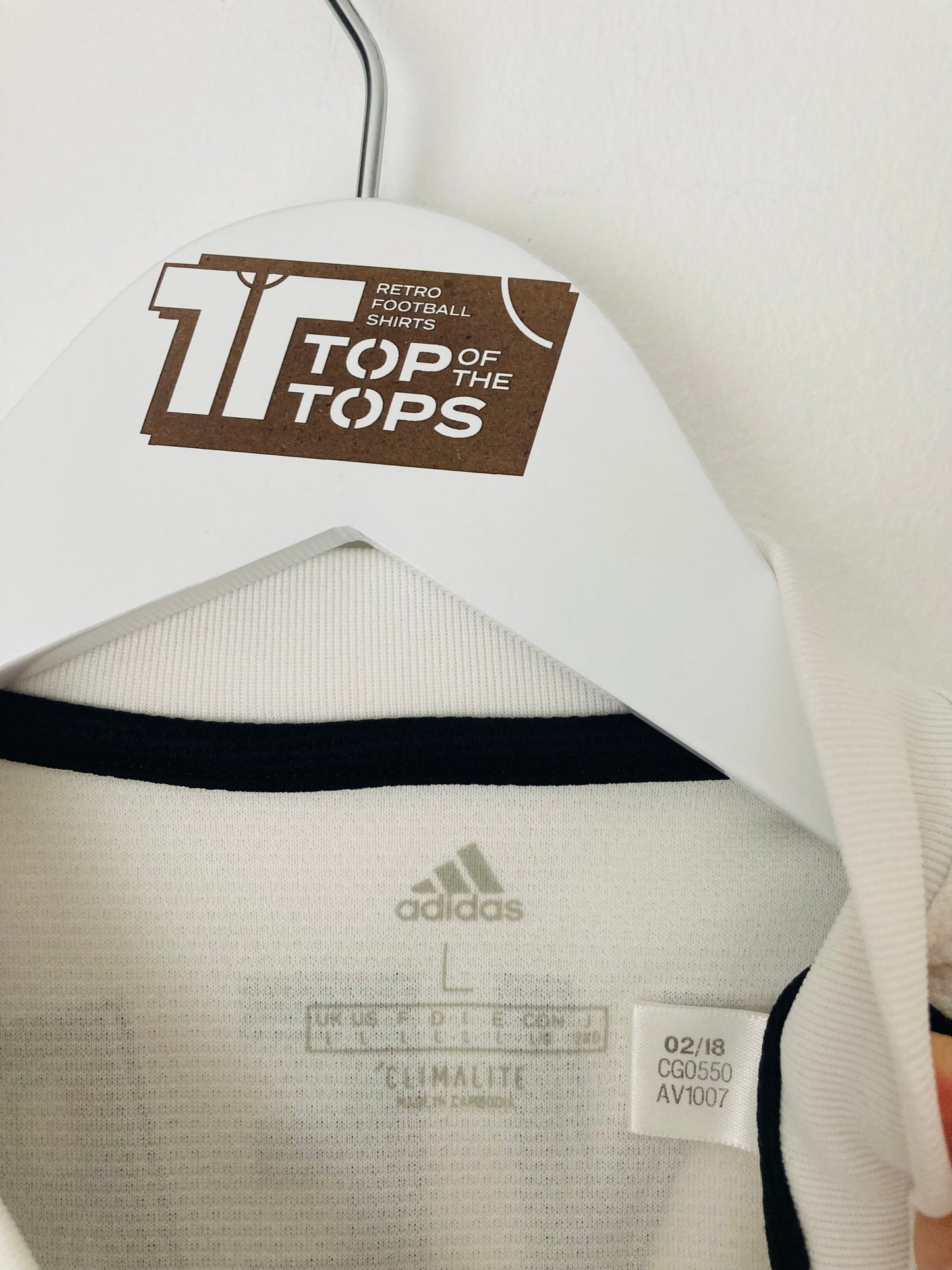 Real Madrid home football shirt
2018/19 Valverde Large