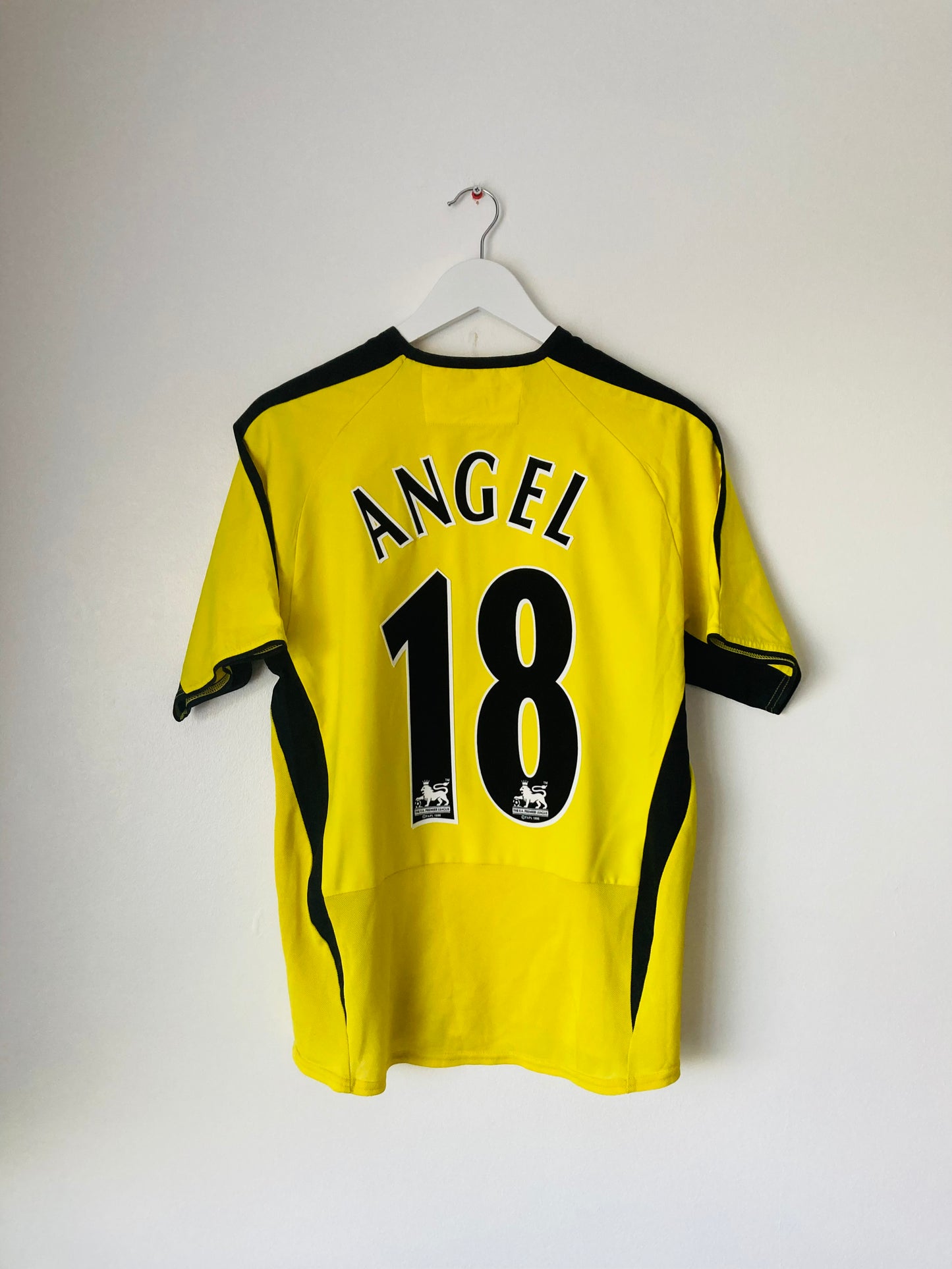 Aston Villa away football shirt
2003/04 Angel Small