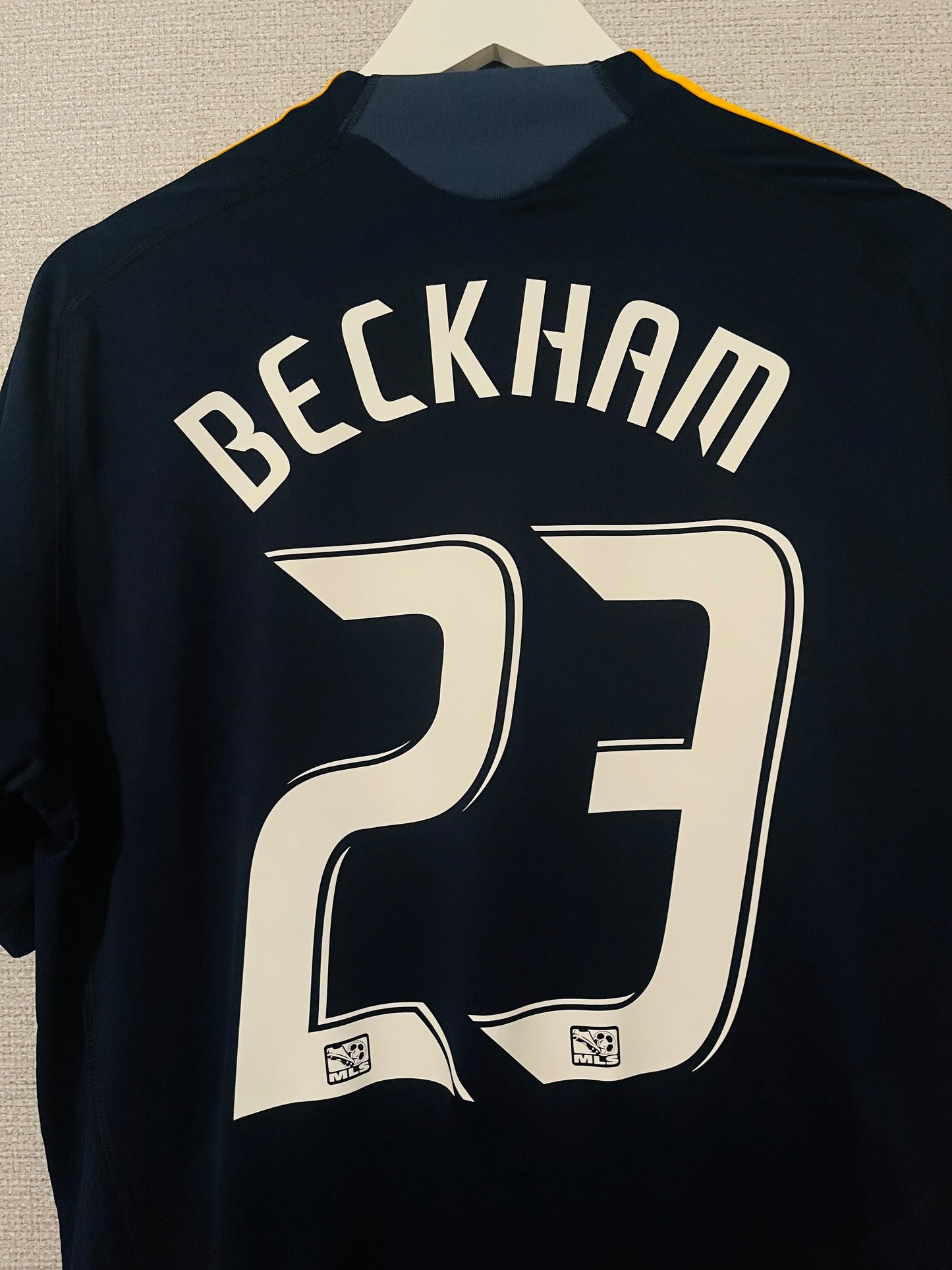 LA Galaxy away football shirt
2009/10 Beckham Medium