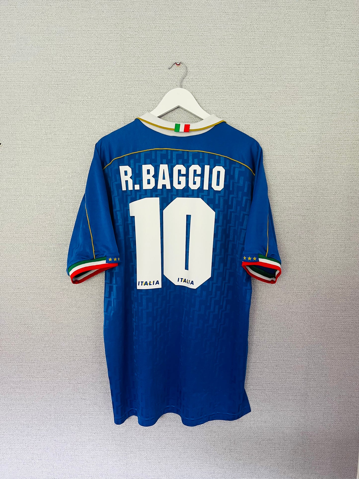 Italy home football shirt 1995/96 Baggio XL