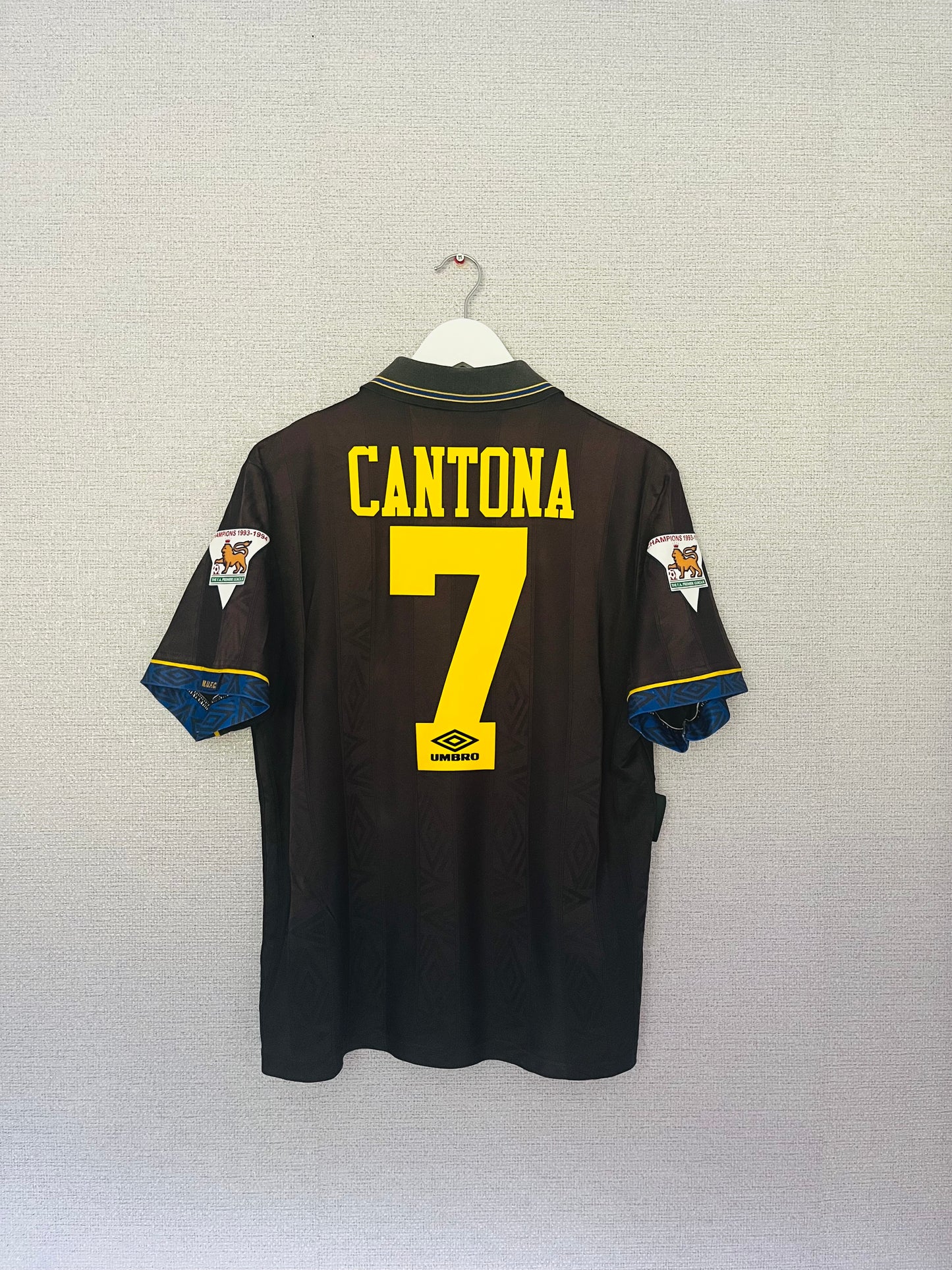 Manchester United away football shirt 1994/95 Cantona Medium