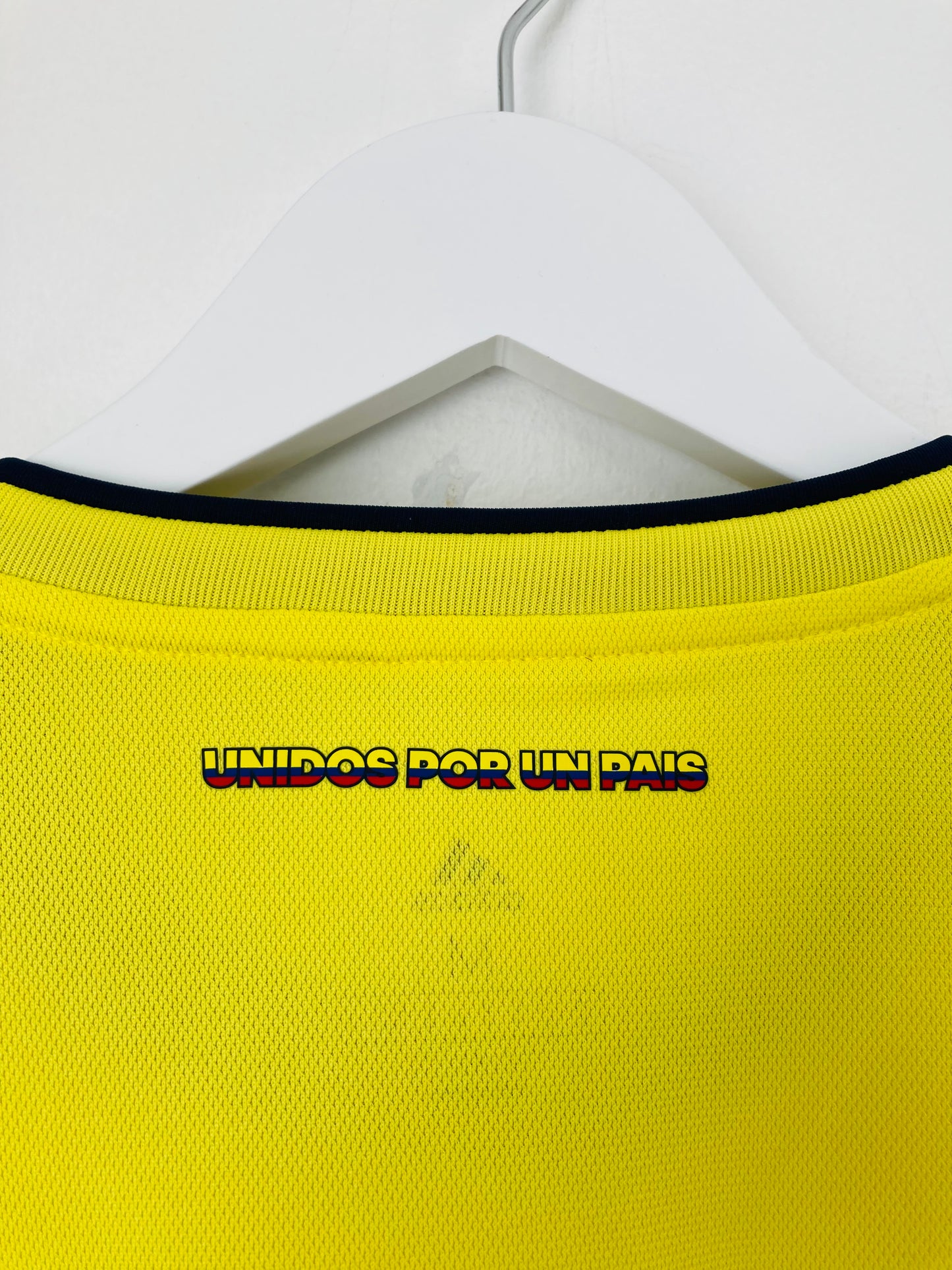 Colombia home football shirt 2018 medium