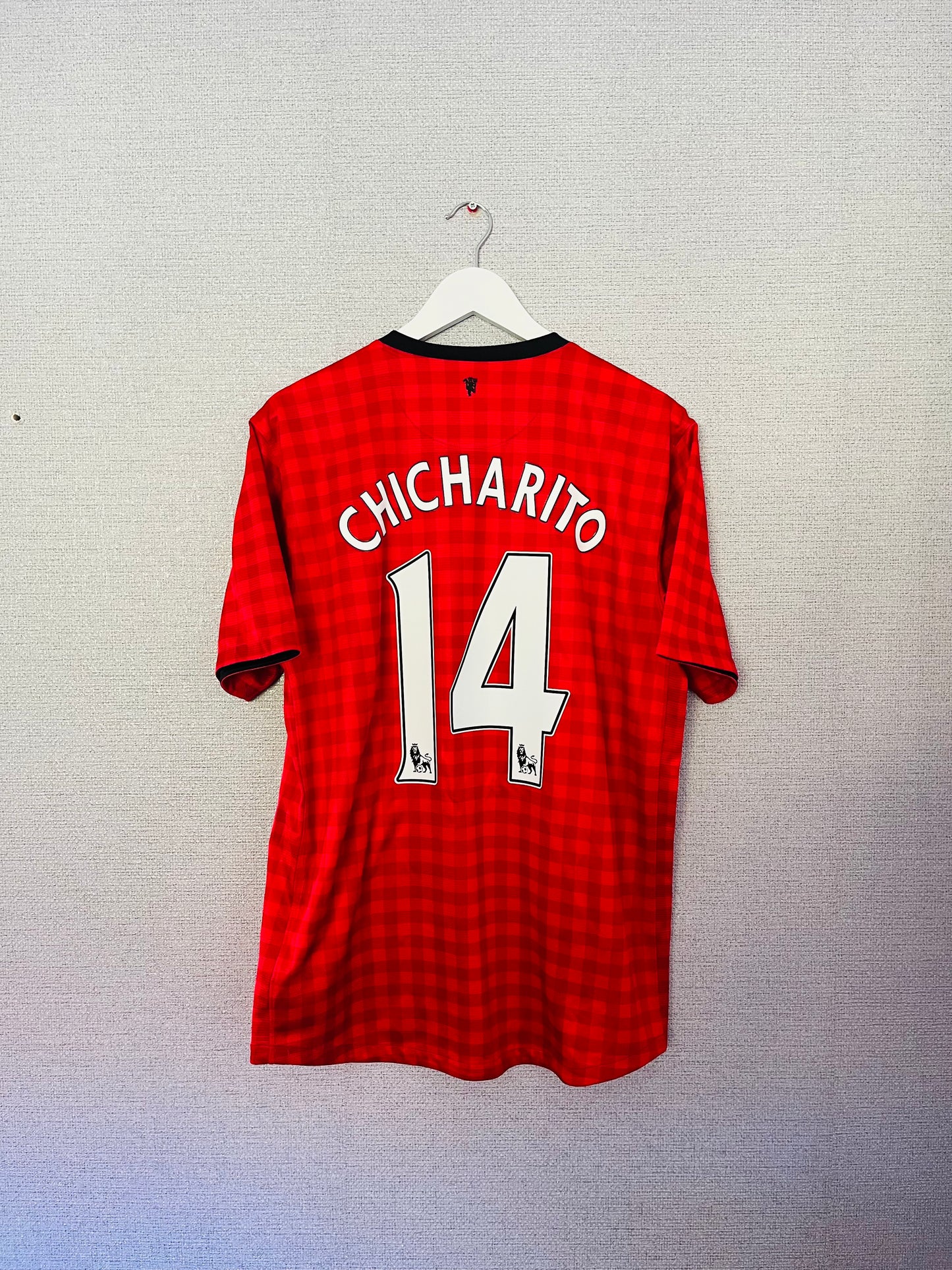 Manchester United home football shirt
2012/13 Chicharito Large