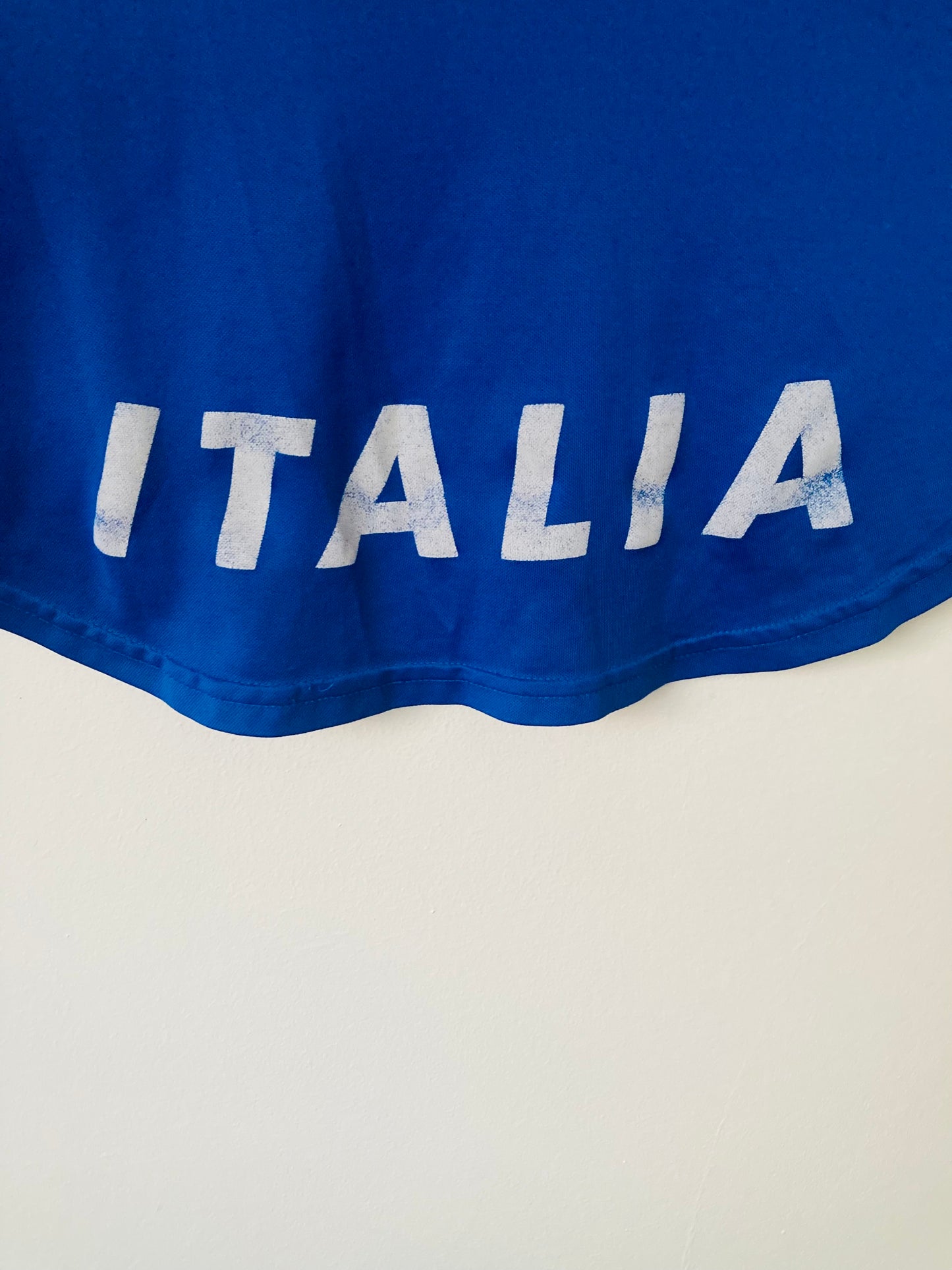 Italy home football shirt
Euro 1996 Zola medium