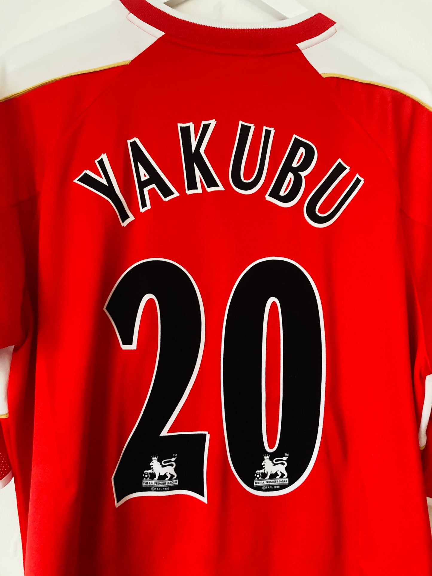 Middlesbrough home football shirt
2006/07 Yakubu XL