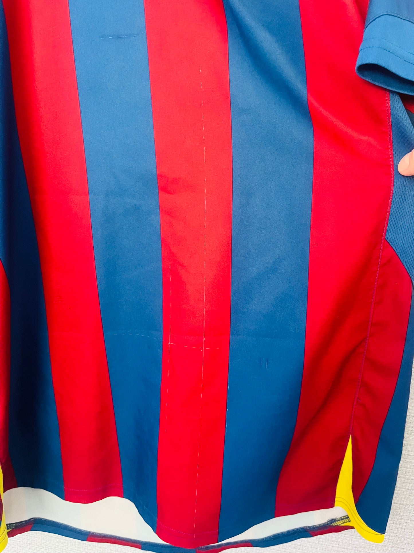 Barcelona home football shirt 2004/05 Messi Medium