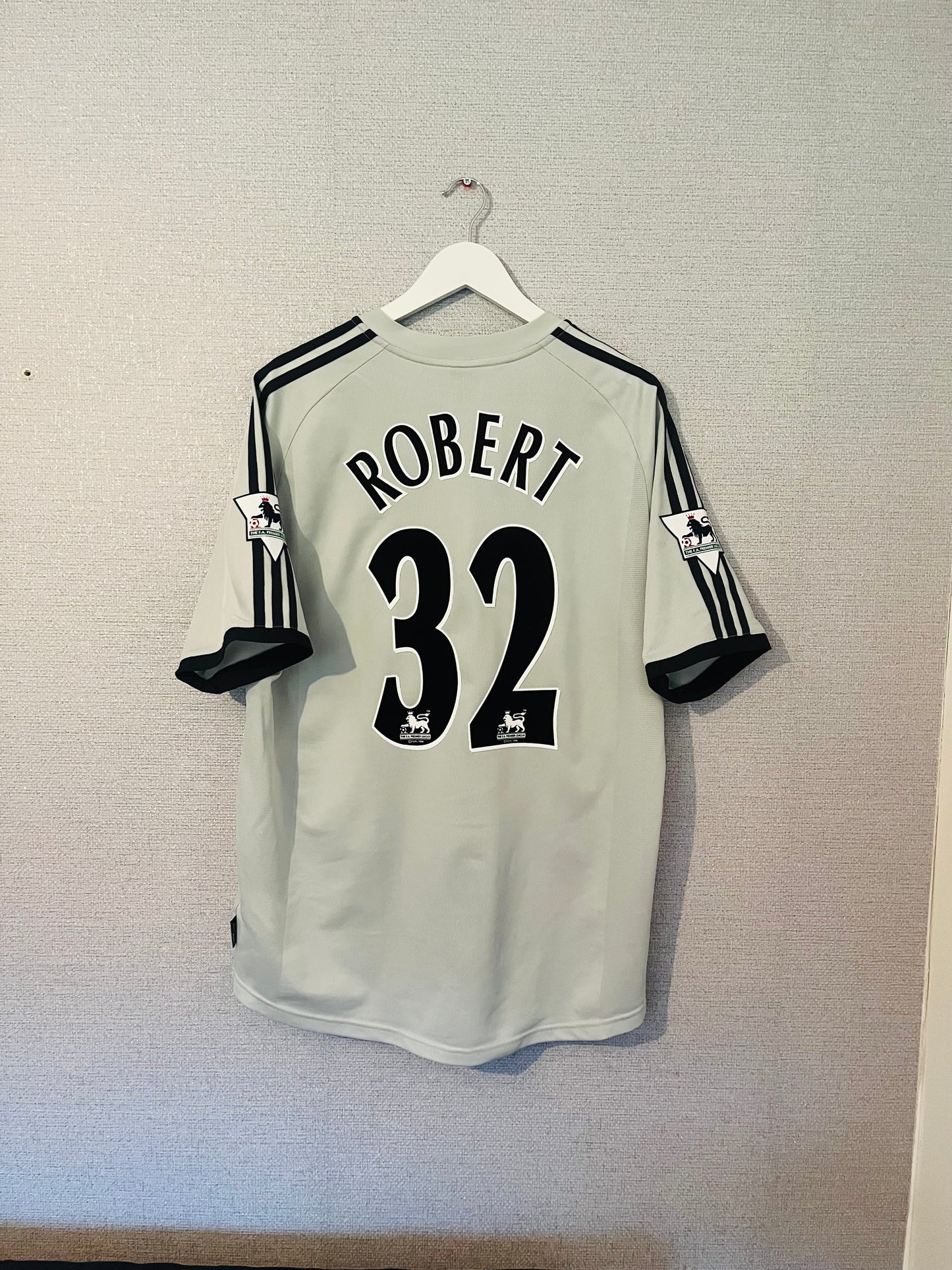 Newcastle United away football shirt 2002/03 Robert XL