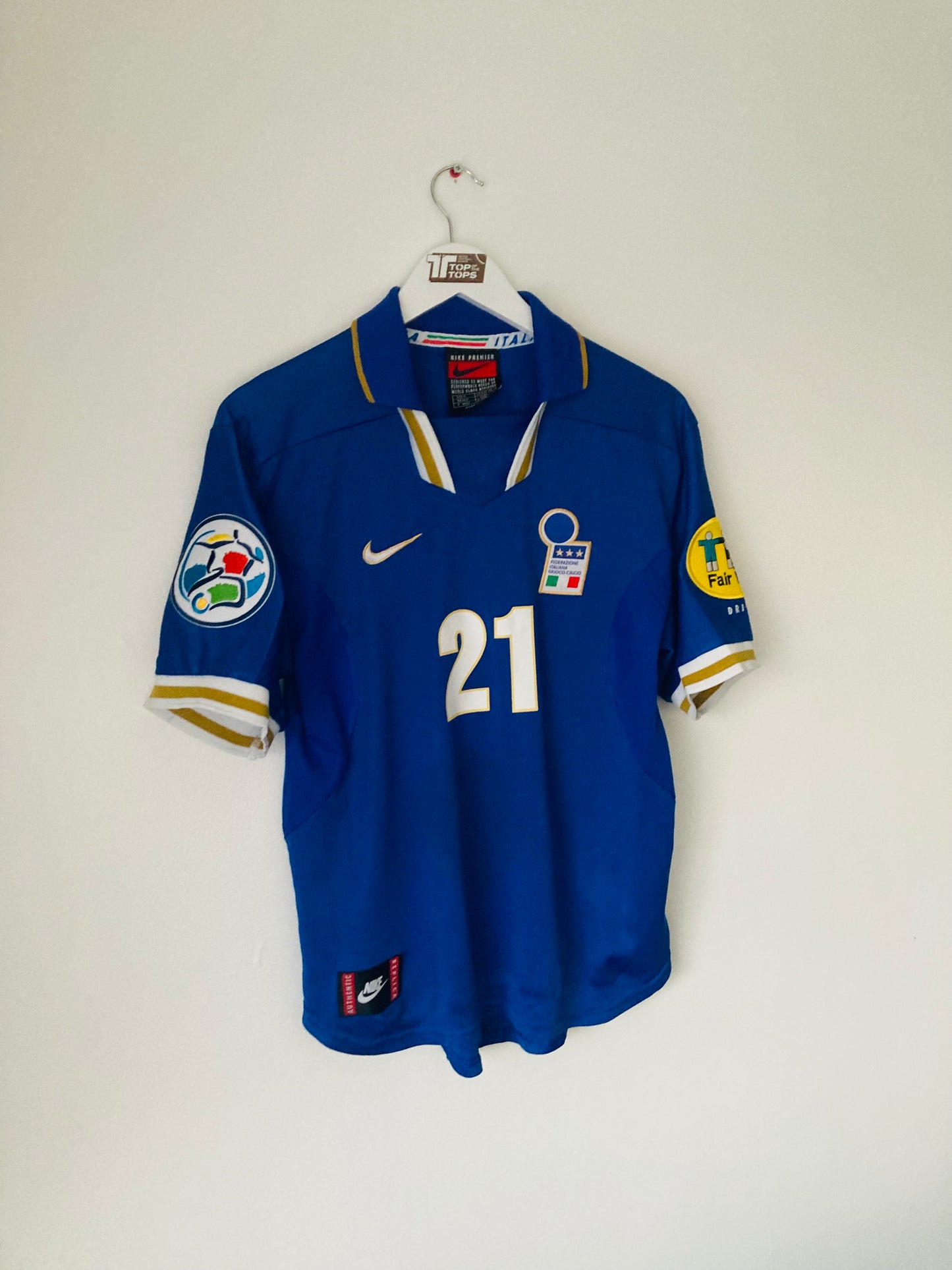 Italy home football shirt
Euro 1996 Zola medium