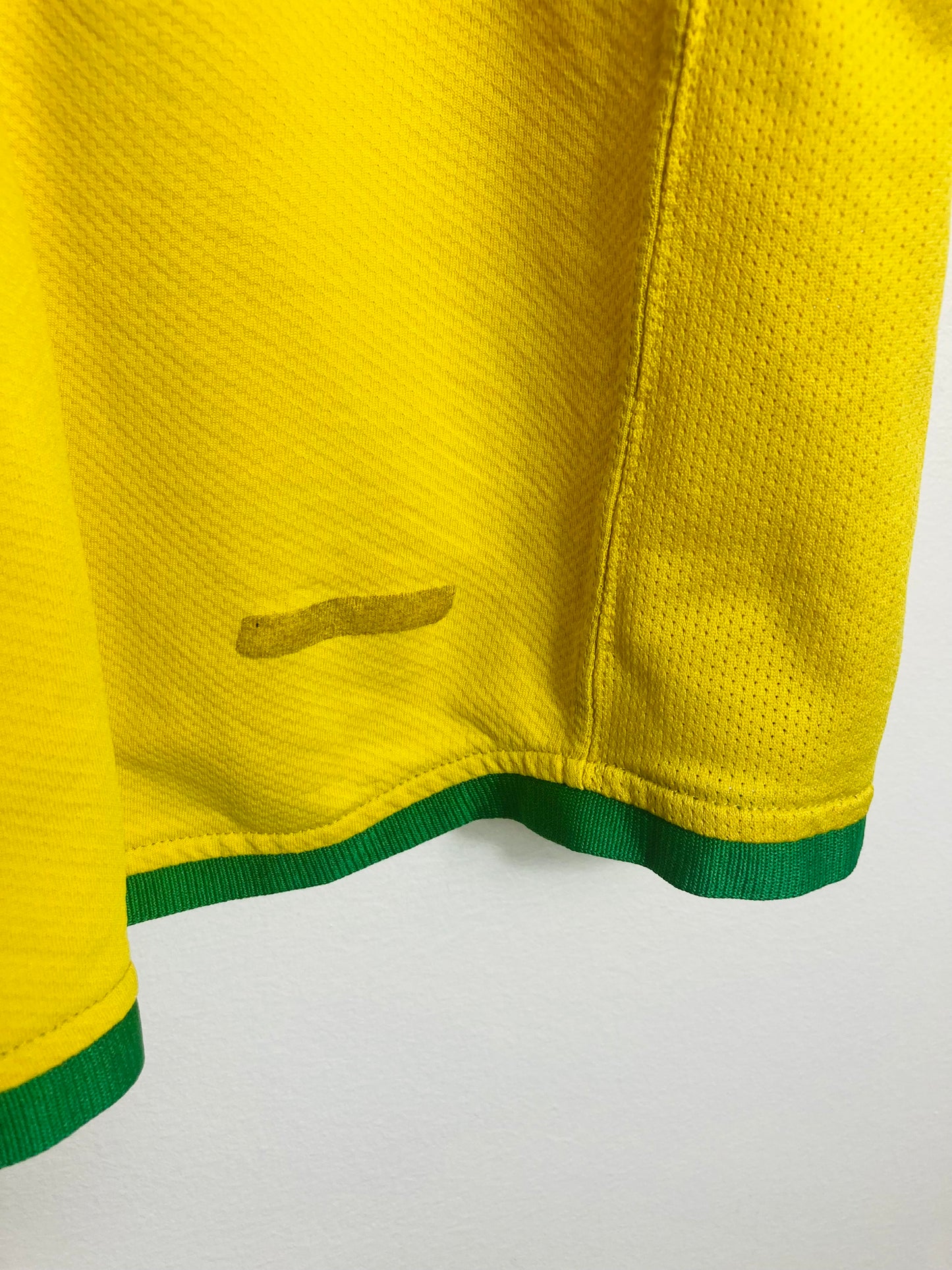 Brazil home football shirt 2006/07 R9 Large