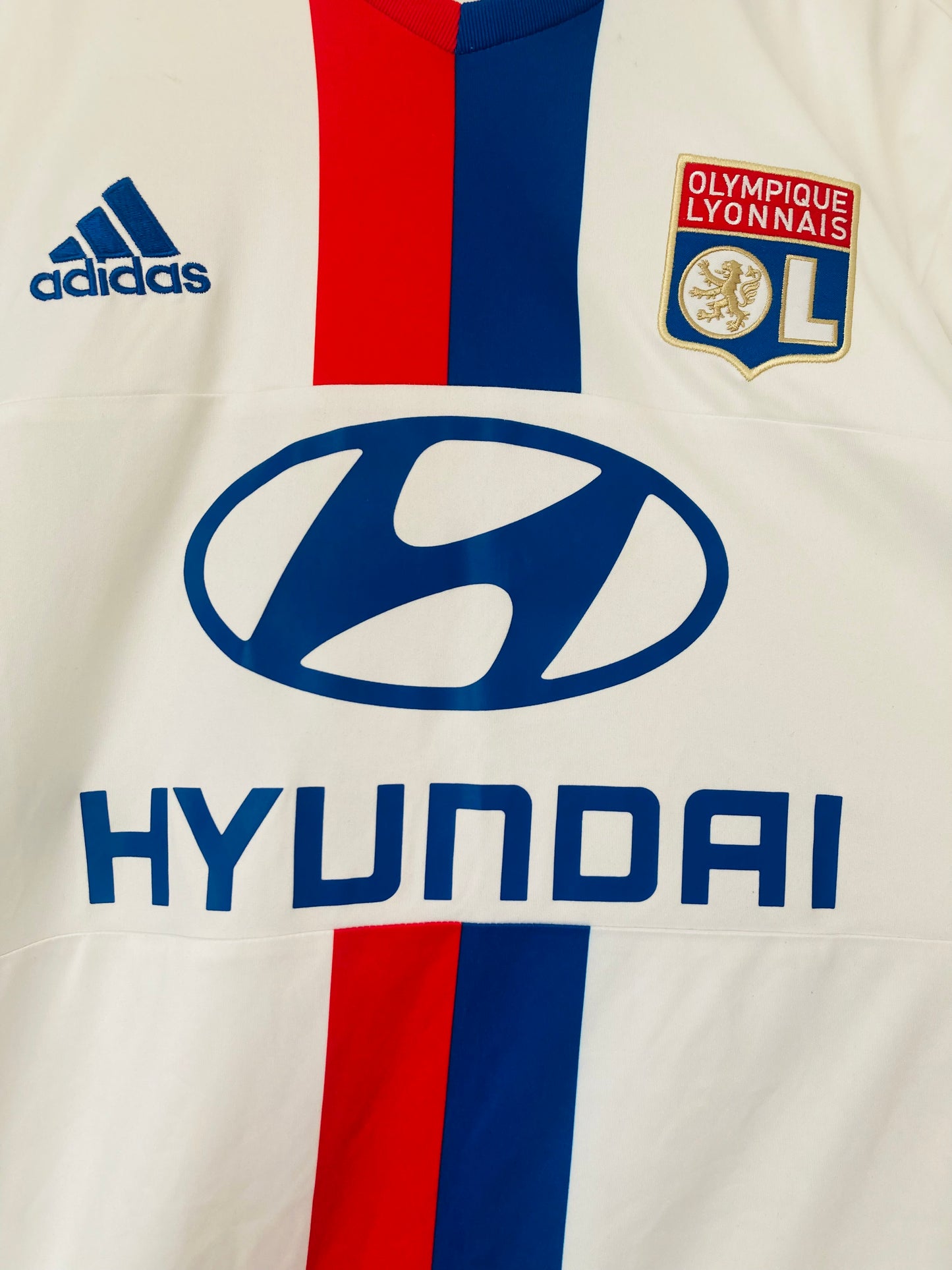 Lyon home football shirt
2016/17 Mateta Medium