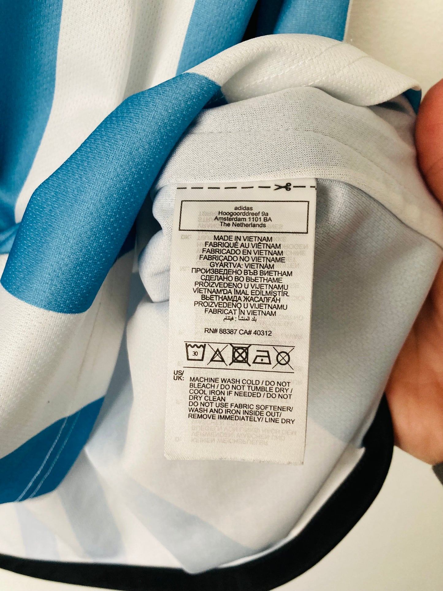 Argentina home football shirt
World Cup 2022 Messi XL