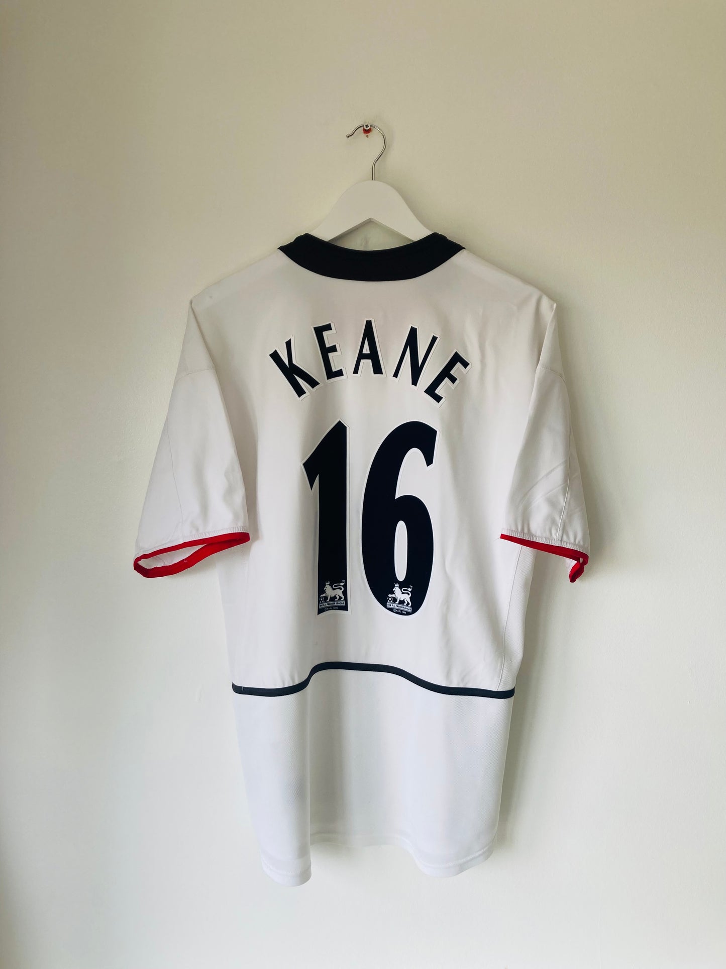 Manchester United away football shirt 2002/03 Keane Medium
