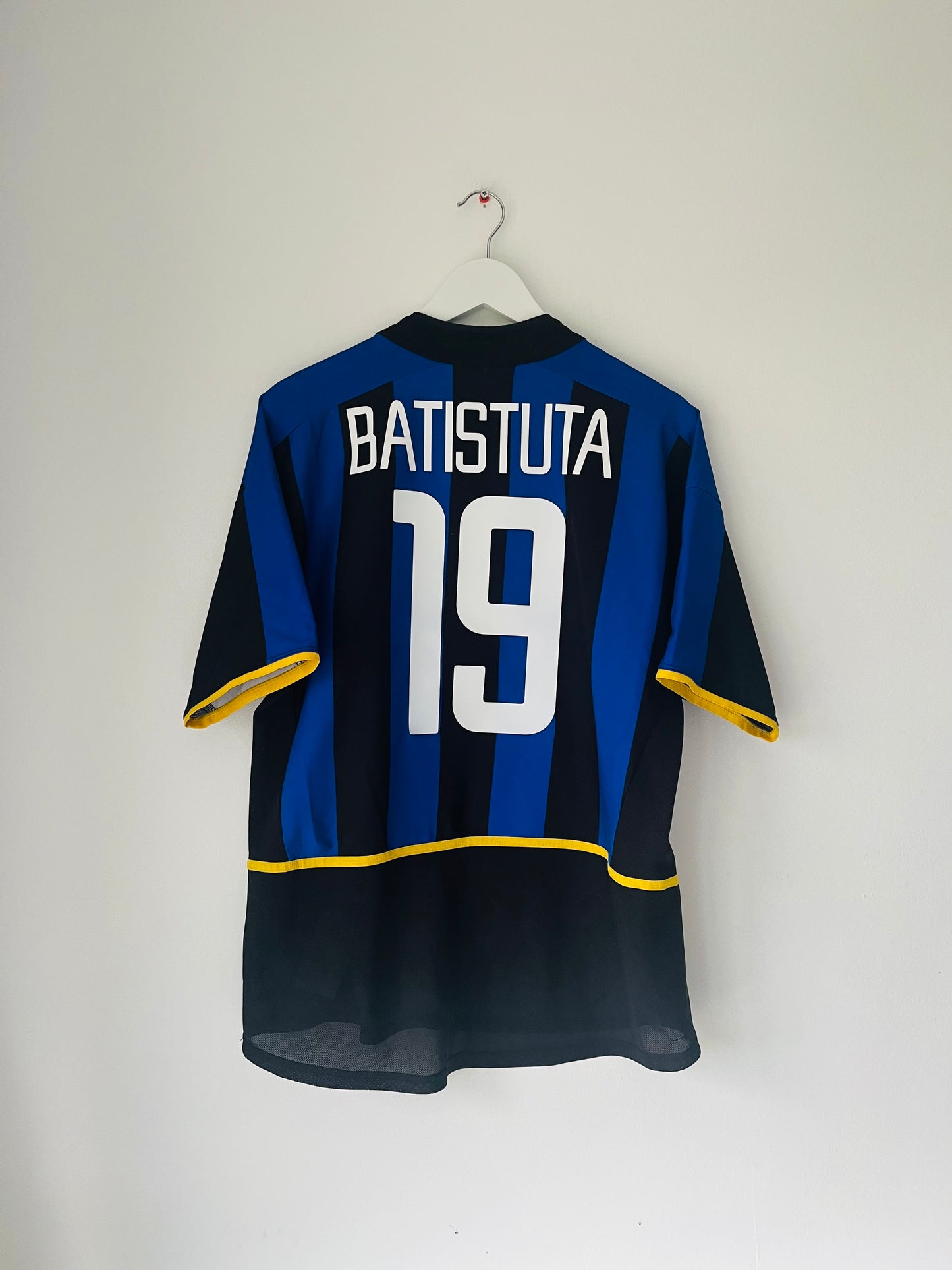 Inter Milan home football shirt 2002/03 Batistuta Medium