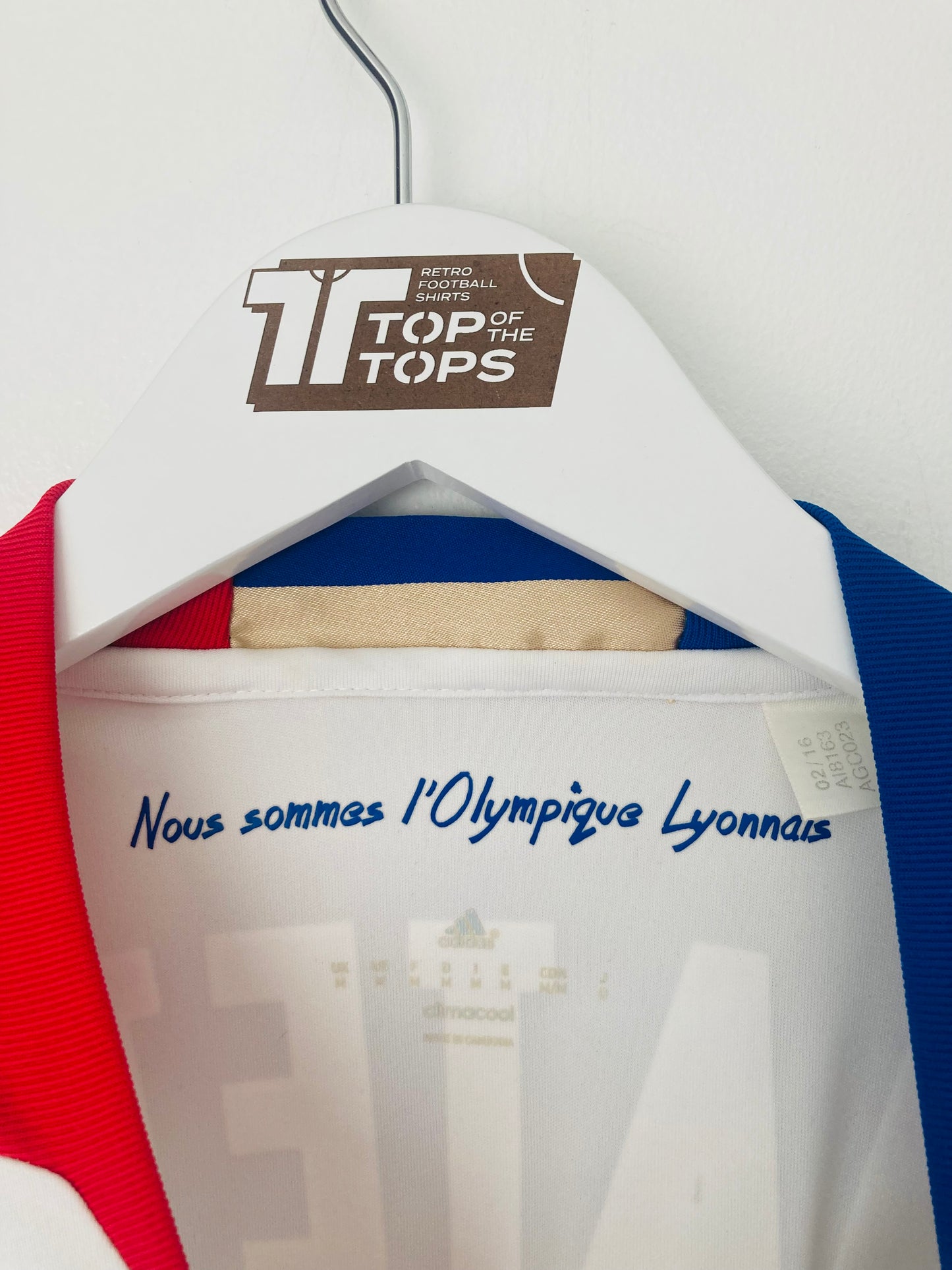 Lyon home football shirt
2016/17 Mateta Medium