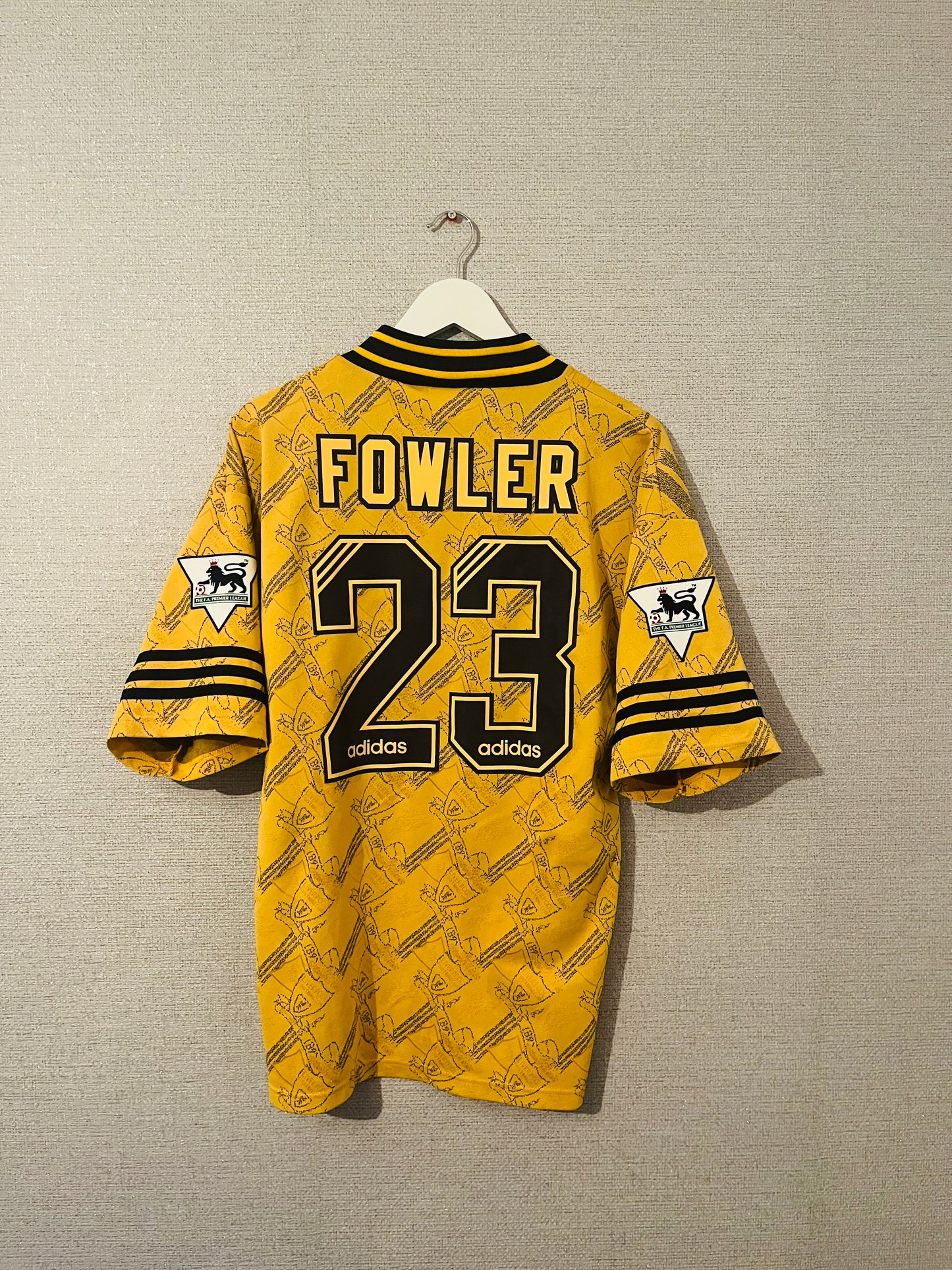 Liverpool third football shirt 1993/95 Fowler Large