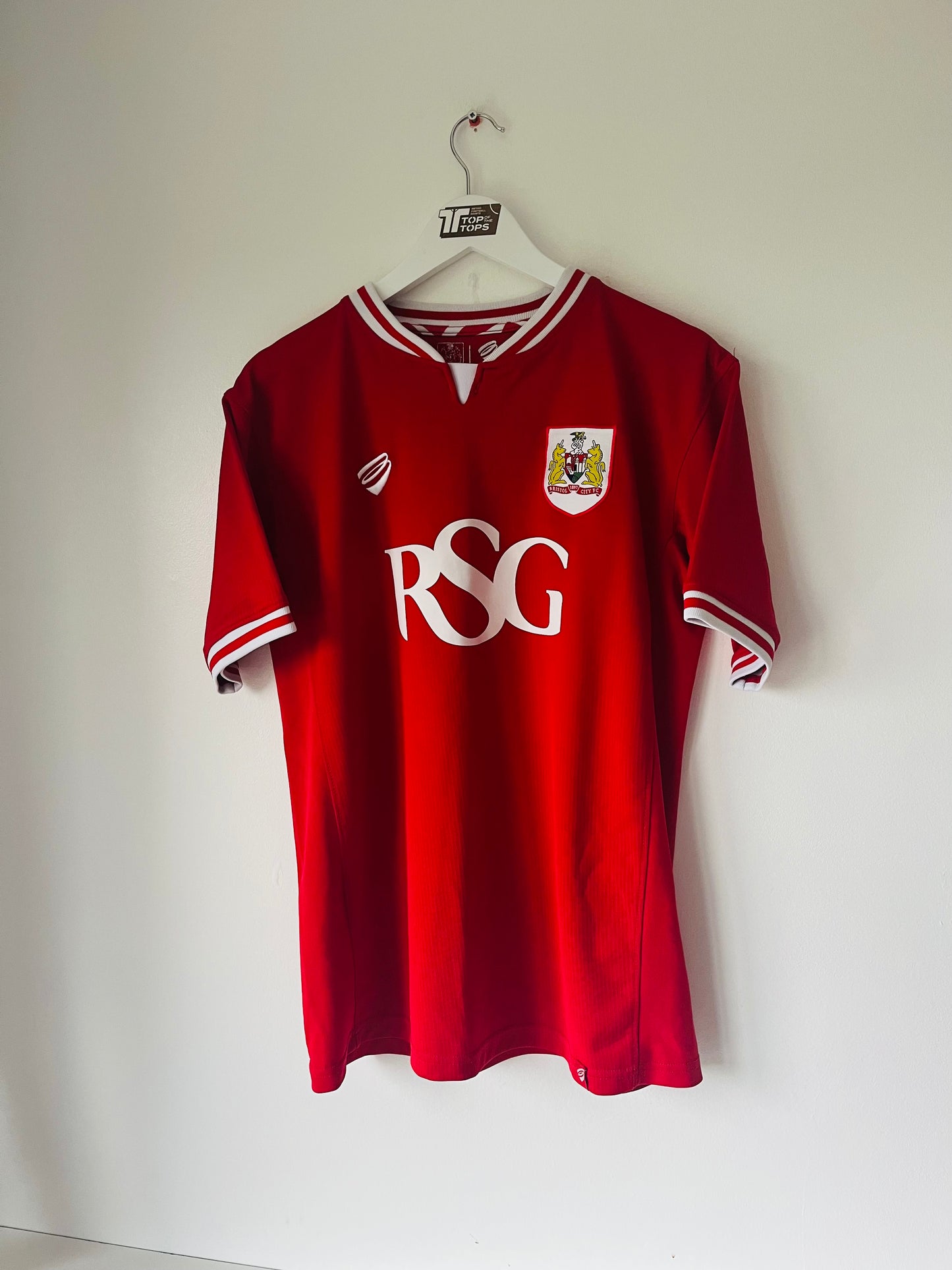 Bristol City home football shirt
2015/16 Large
