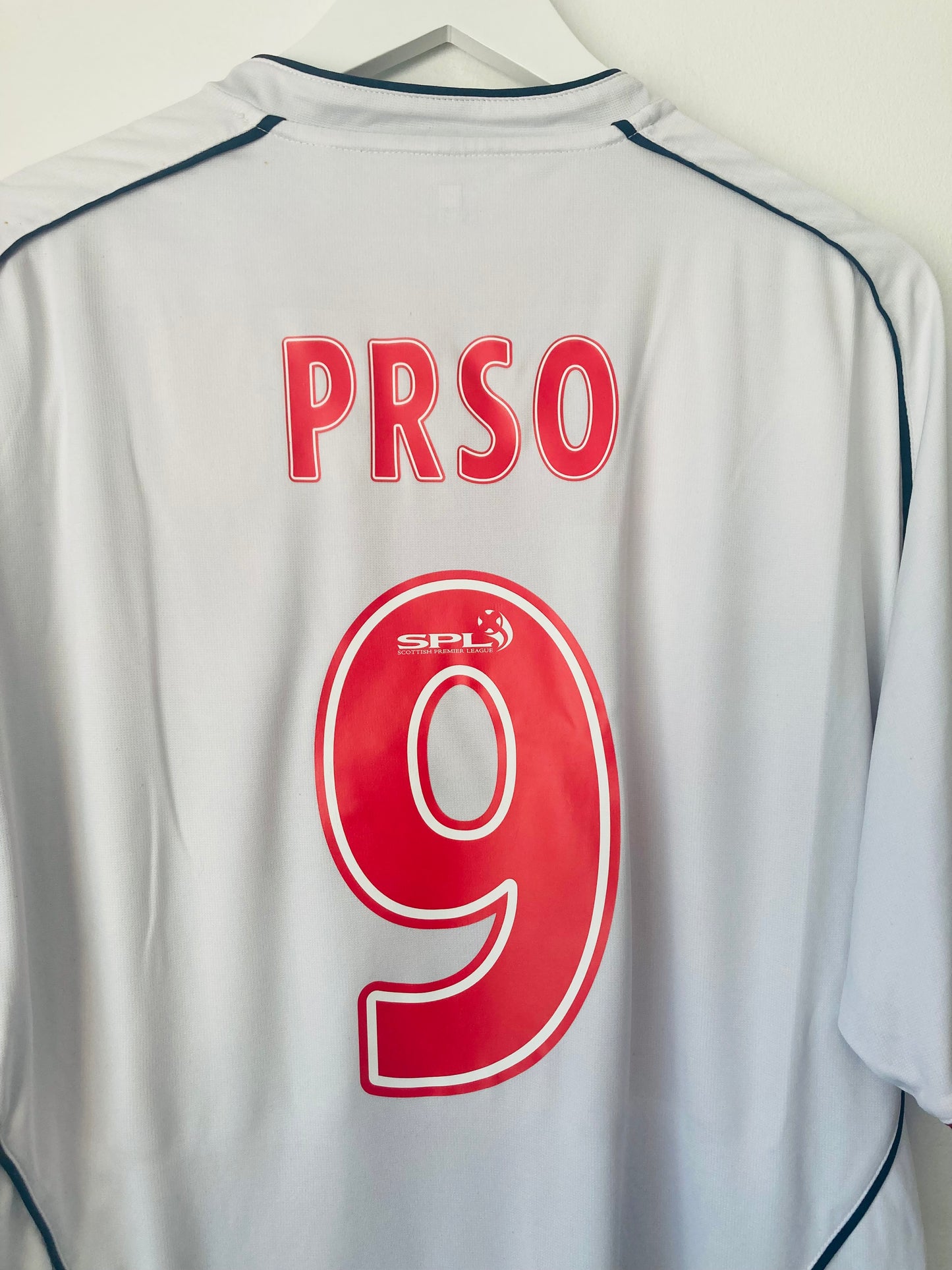 Glasgow Rangers away football shirt
2005/06 Prso Large