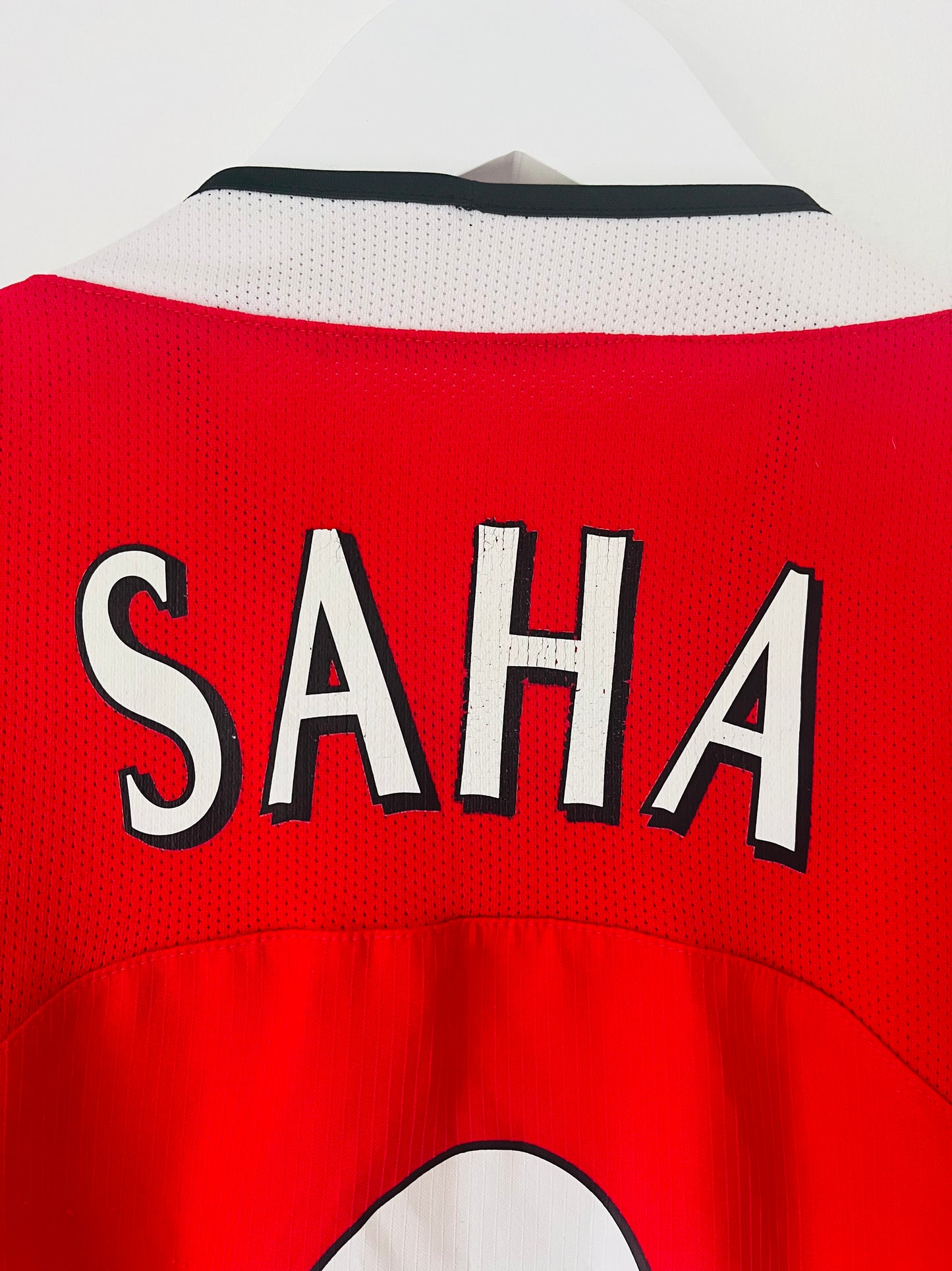 Manchester United home football shirt
2004/06 Saha Medium