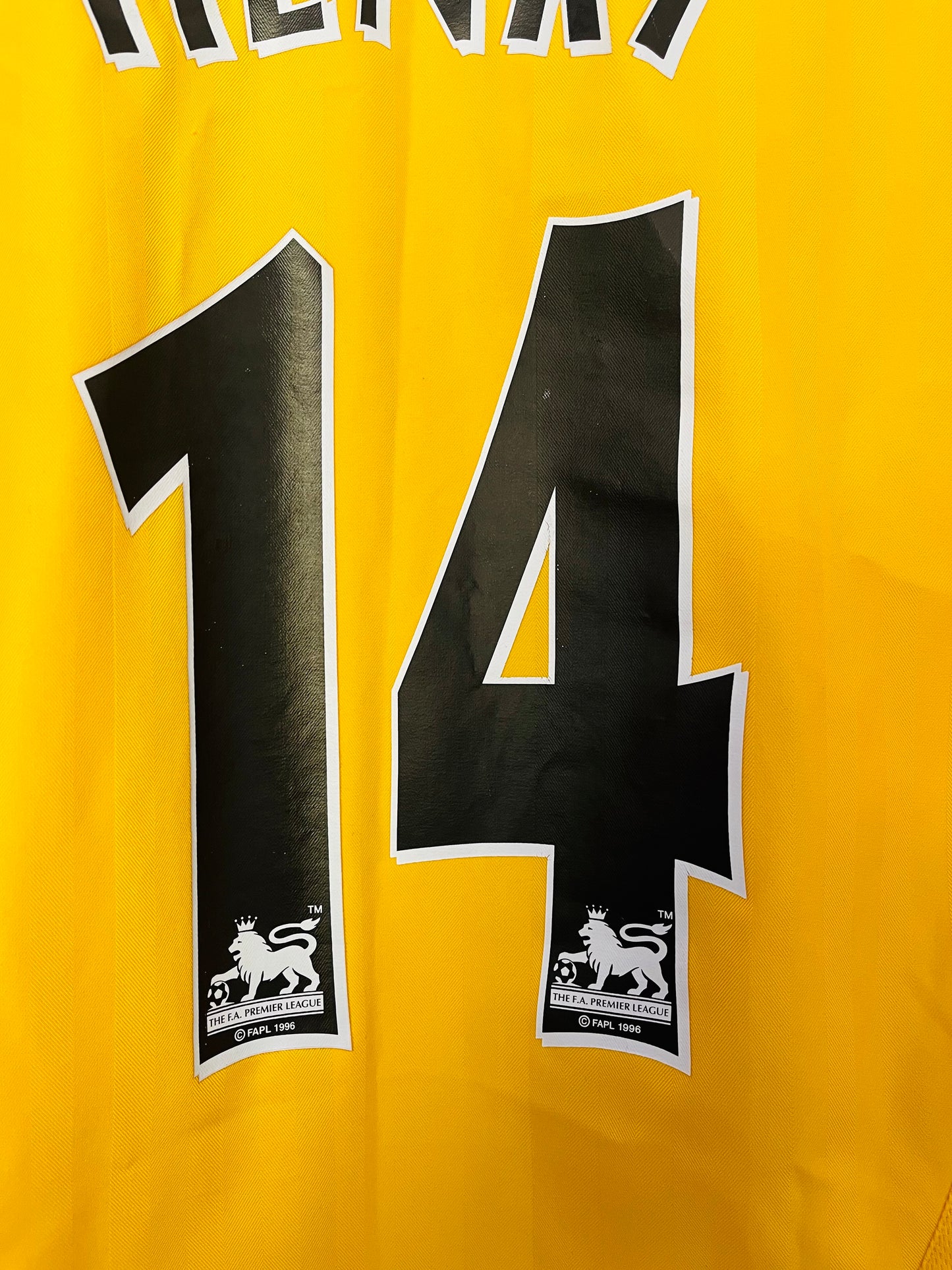 Arsenal away football shirt
2005/06 Henry Medium
