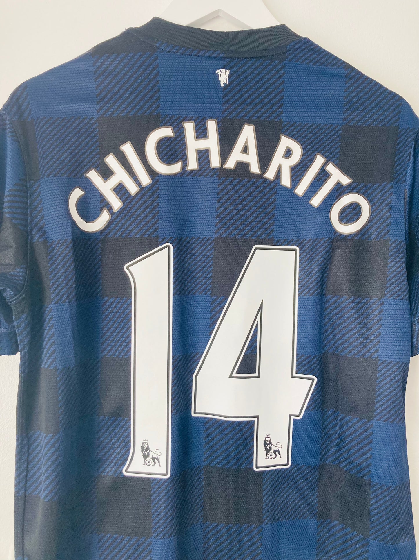 Manchester United away football shirt 2013/14 Chicharito medium