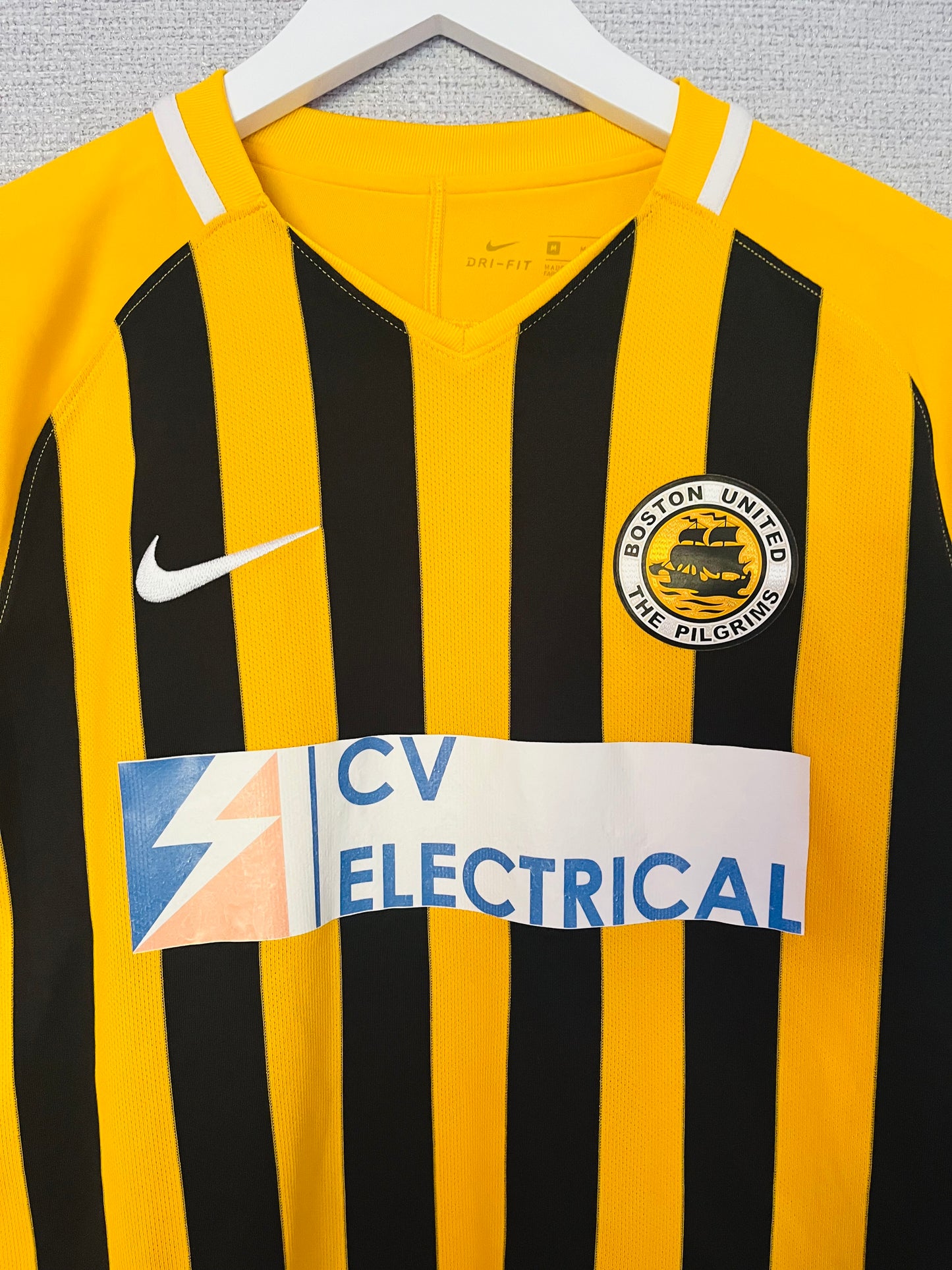 Boston United home football shirt 2018/19 no.18 Medium