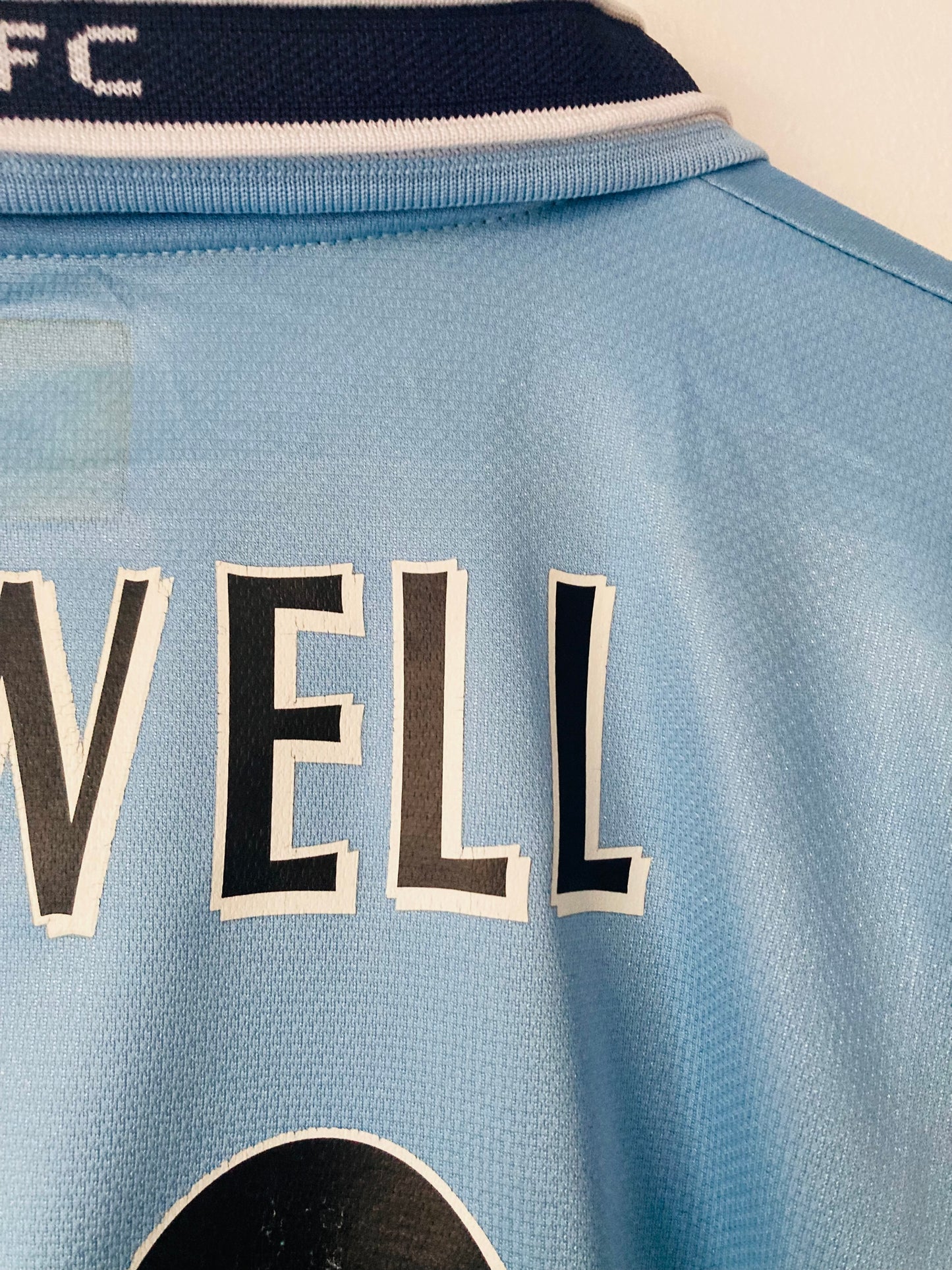 Leeds United away football shirt
1999/2000 Kewell XL