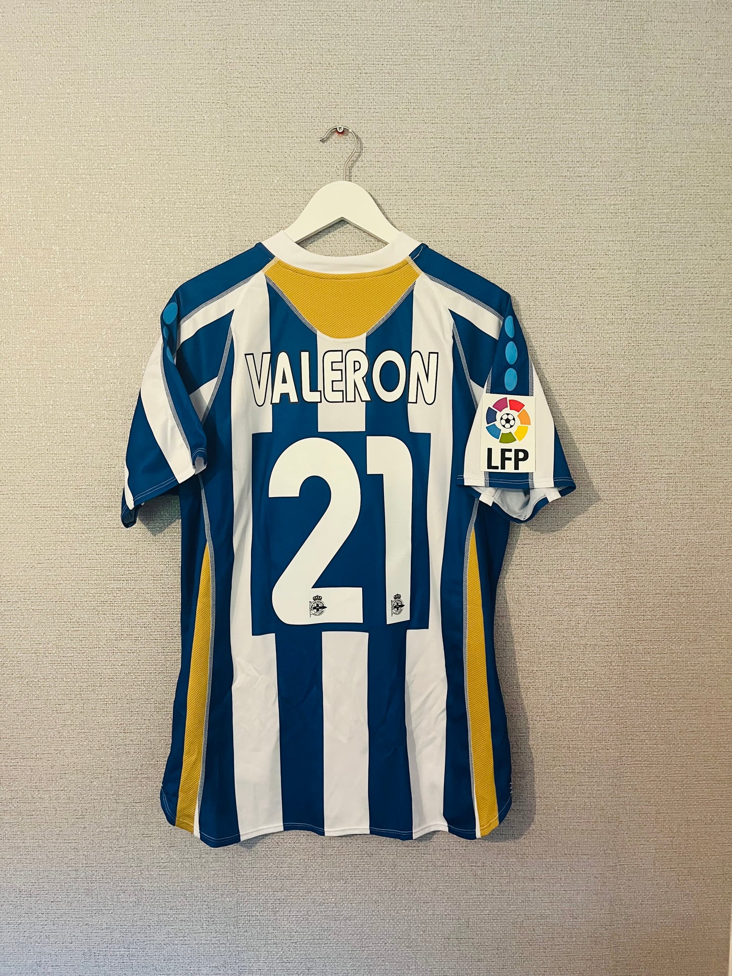 Deportivo La Coruna home football shirt 2007/08 Valeron Large