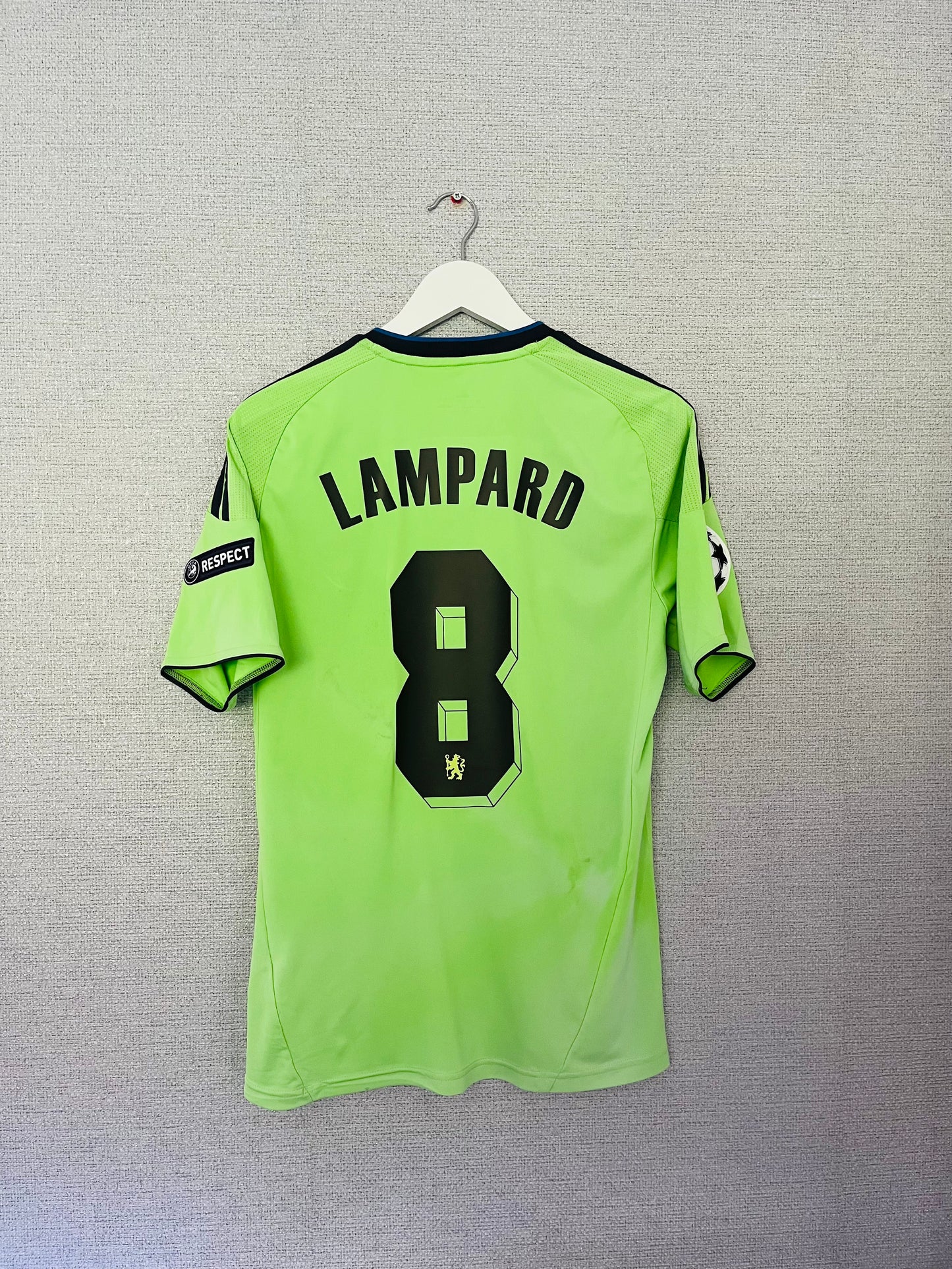 Chelsea third football shirt 2010/11 Lampard Small