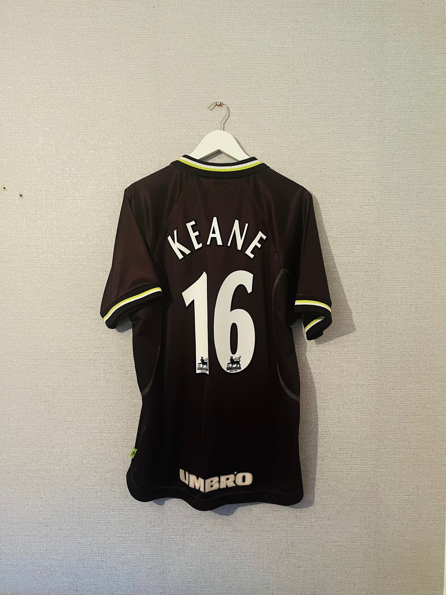 Manchester United third football shirt 1998/99 Keane Large