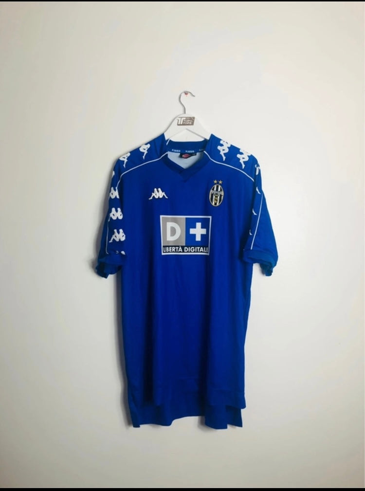 Juventus away football shirt
XXL Zidane 1999/2000