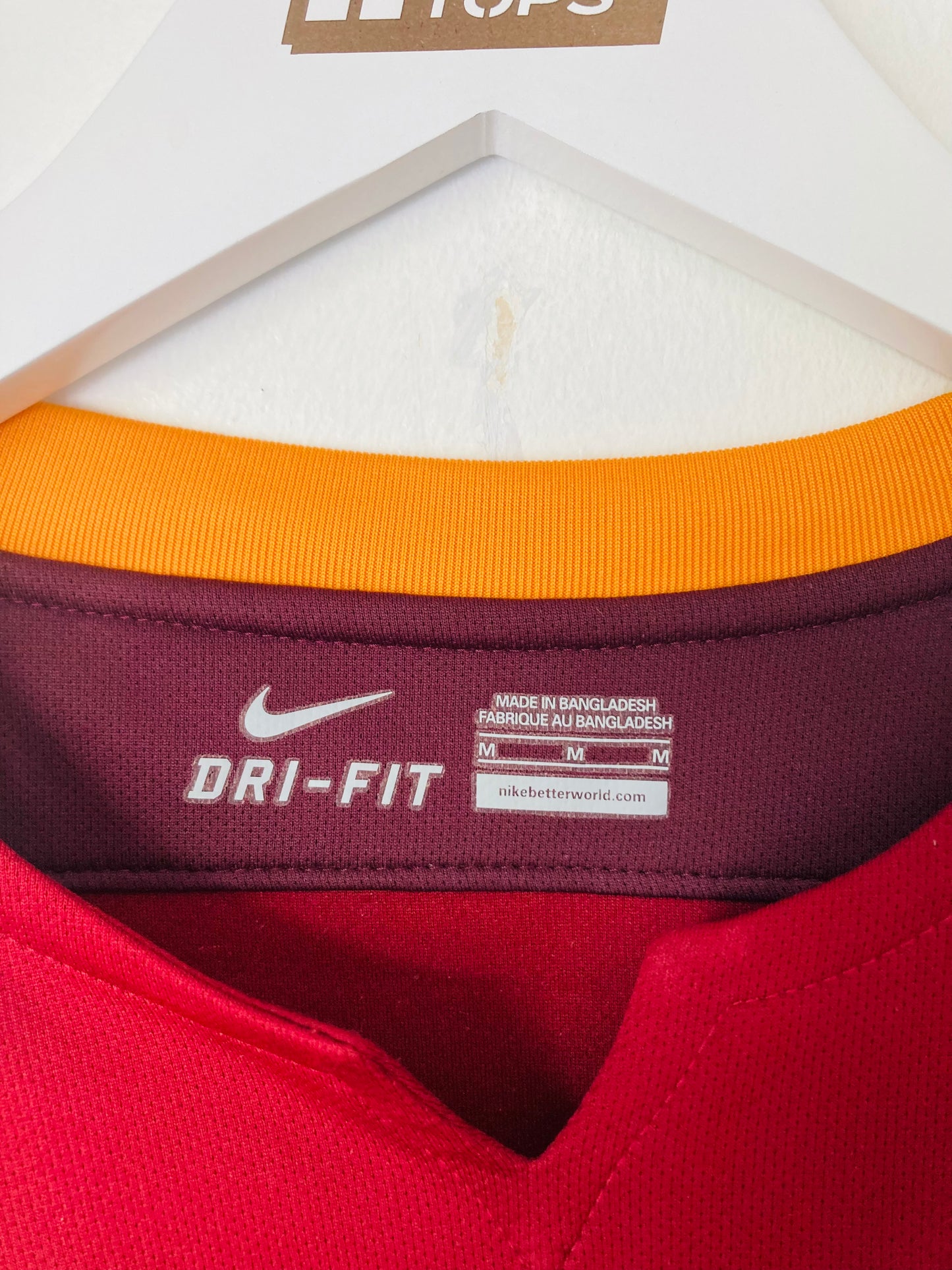 Roma home football shirt
2015/16 De Rossi Medium